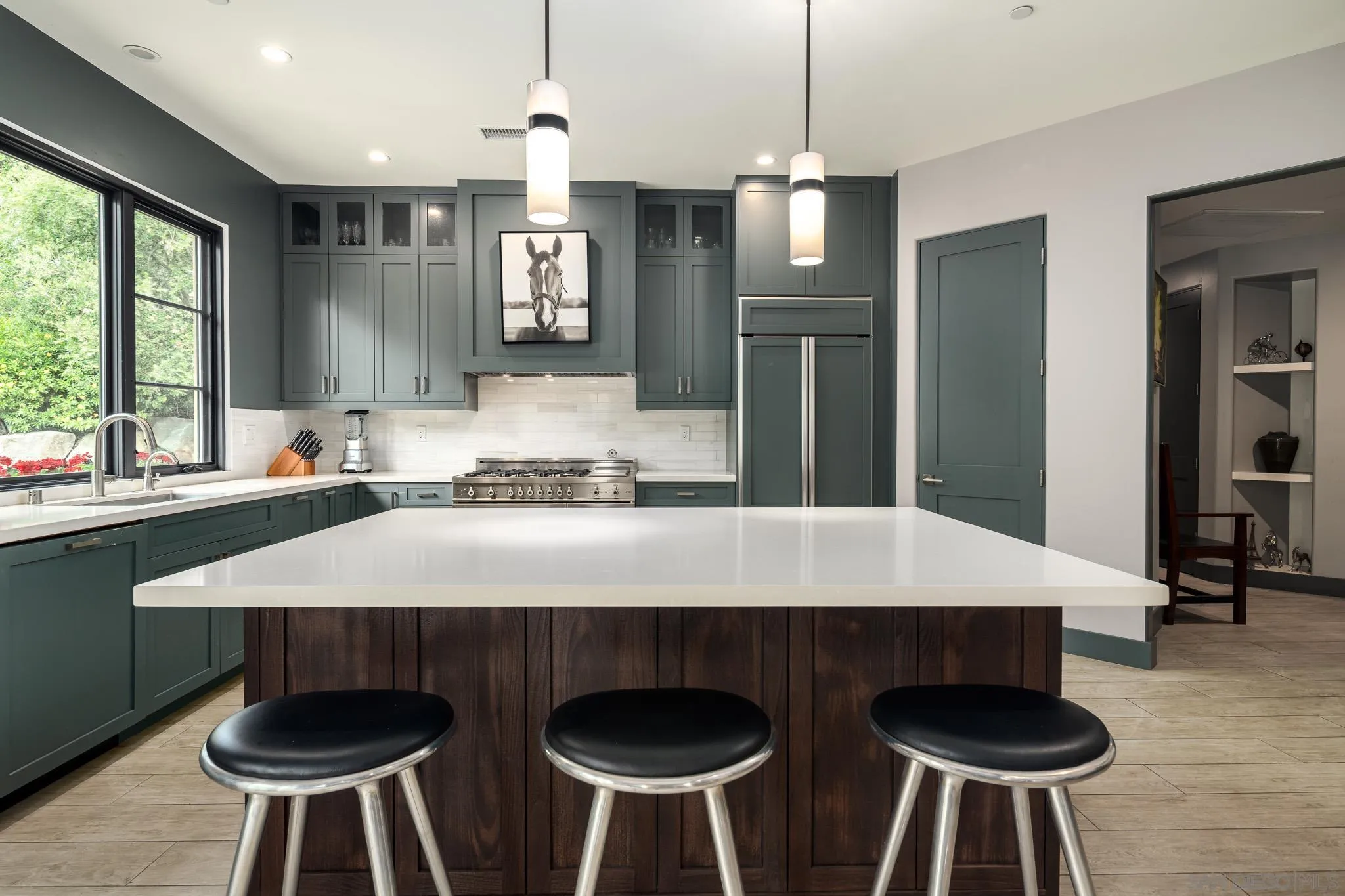 https://cdn.realtyfeed.com/cdn/127/260010529/16ae57a89b96fbd2f4a42713f2d2ee60.webp