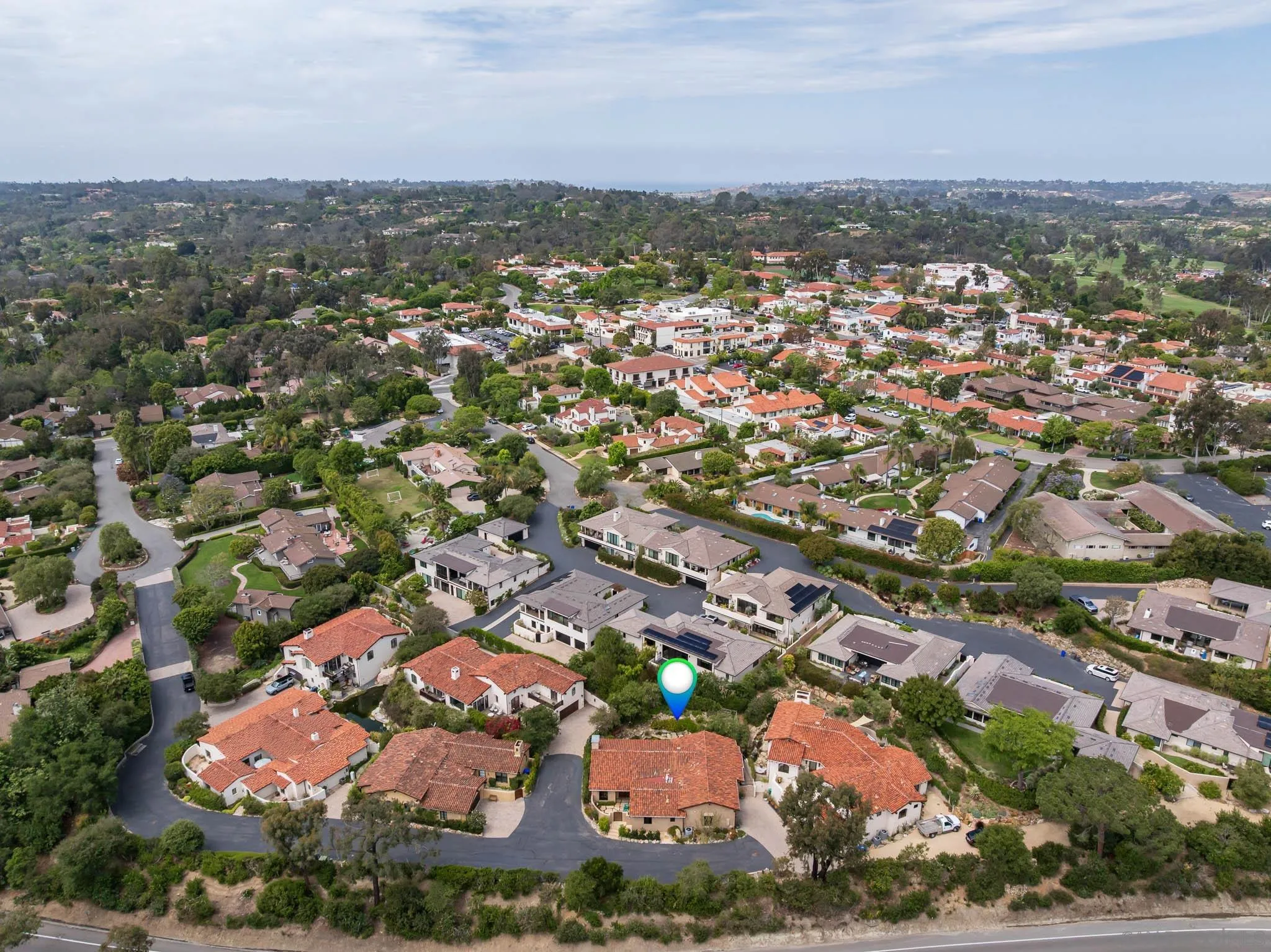 https://cdn.realtyfeed.com/cdn/127/260010529/34c055d926a815aaa68a77a7b4a76ca2.webp
