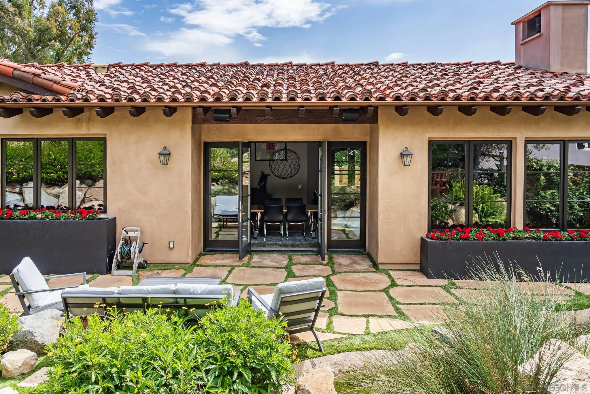 https://cdn.realtyfeed.com/cdn/127/260010529/612f16720d5a1adbac03b951319db048.webp