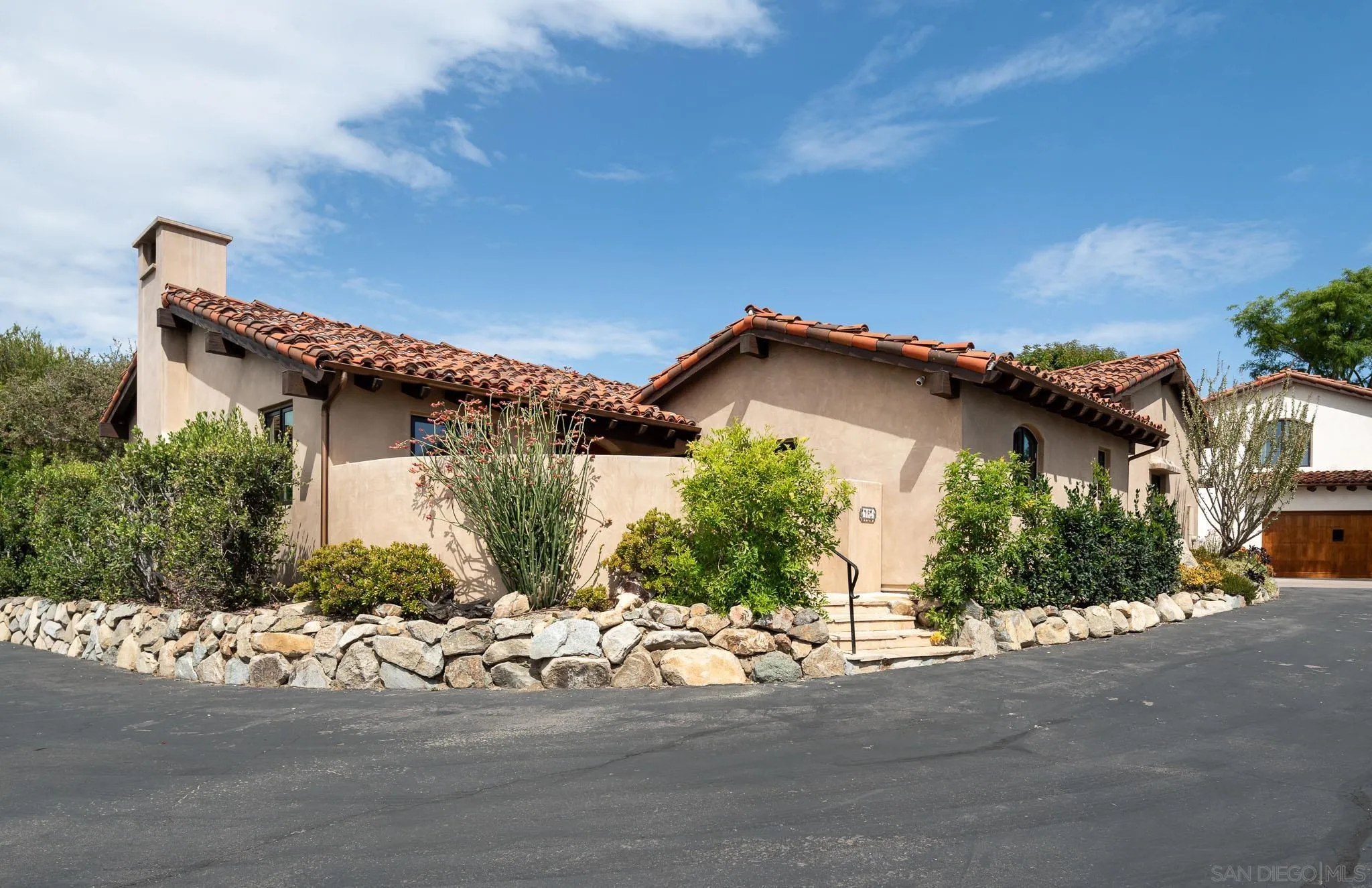 https://cdn.realtyfeed.com/cdn/127/260010529/69e6d6981ccf4c3e899371e2ef20ed43.webp