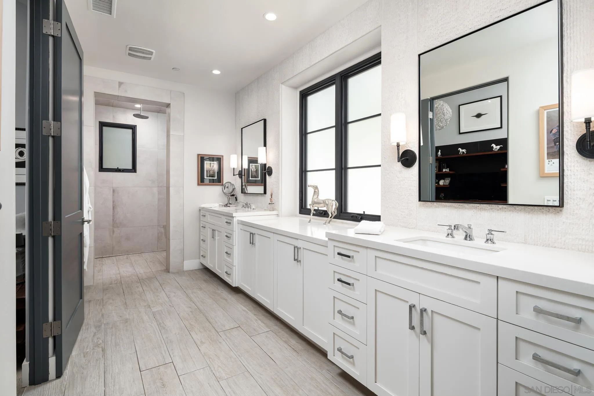 https://cdn.realtyfeed.com/cdn/127/260010529/b2af67f3f4489648e0bf7fb6c6995ff3.webp