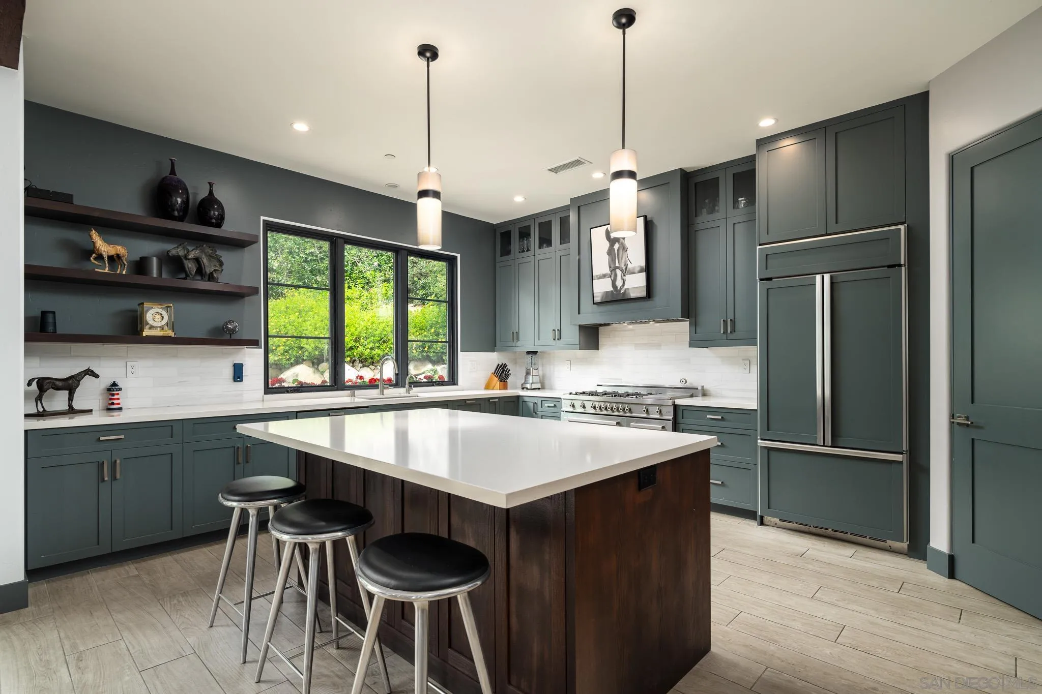 https://cdn.realtyfeed.com/cdn/127/260010529/f8f96a497d850d242ec73a4c0f9c673b.webp