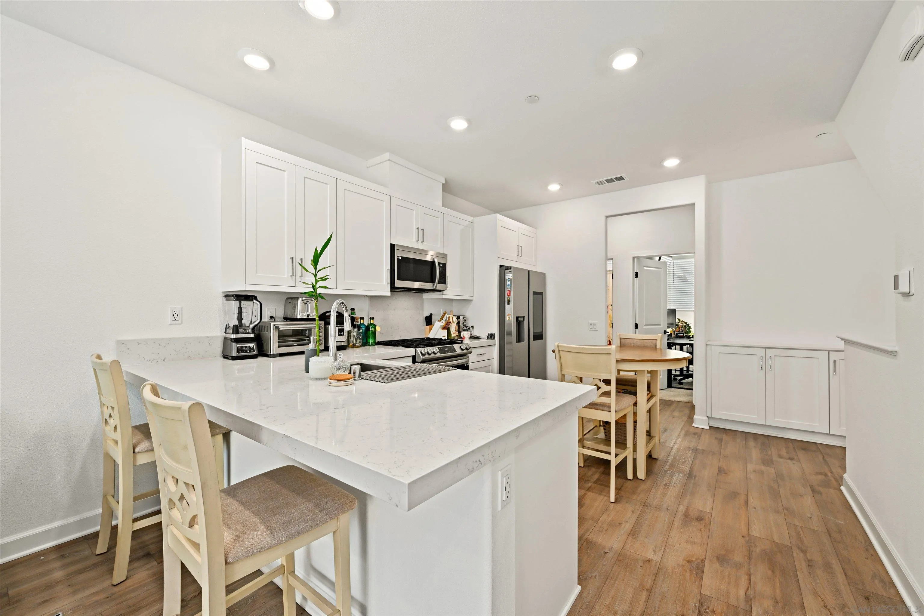 Photo #8: 260010531 Listing: Photo #8