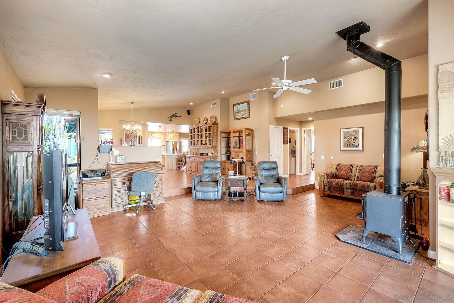 https://cdn.realtyfeed.com/cdn/127/260010532/63a176f4761f559a82cc4c7d6d5e1b5f.webp