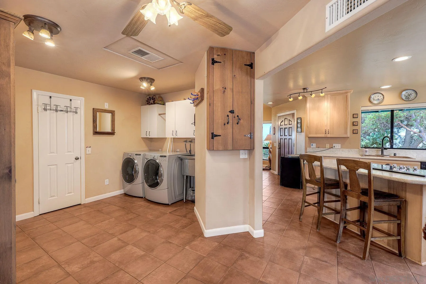 https://cdn.realtyfeed.com/cdn/127/260010532/65d0c88293b8680c65bab98faade5b6f.webp