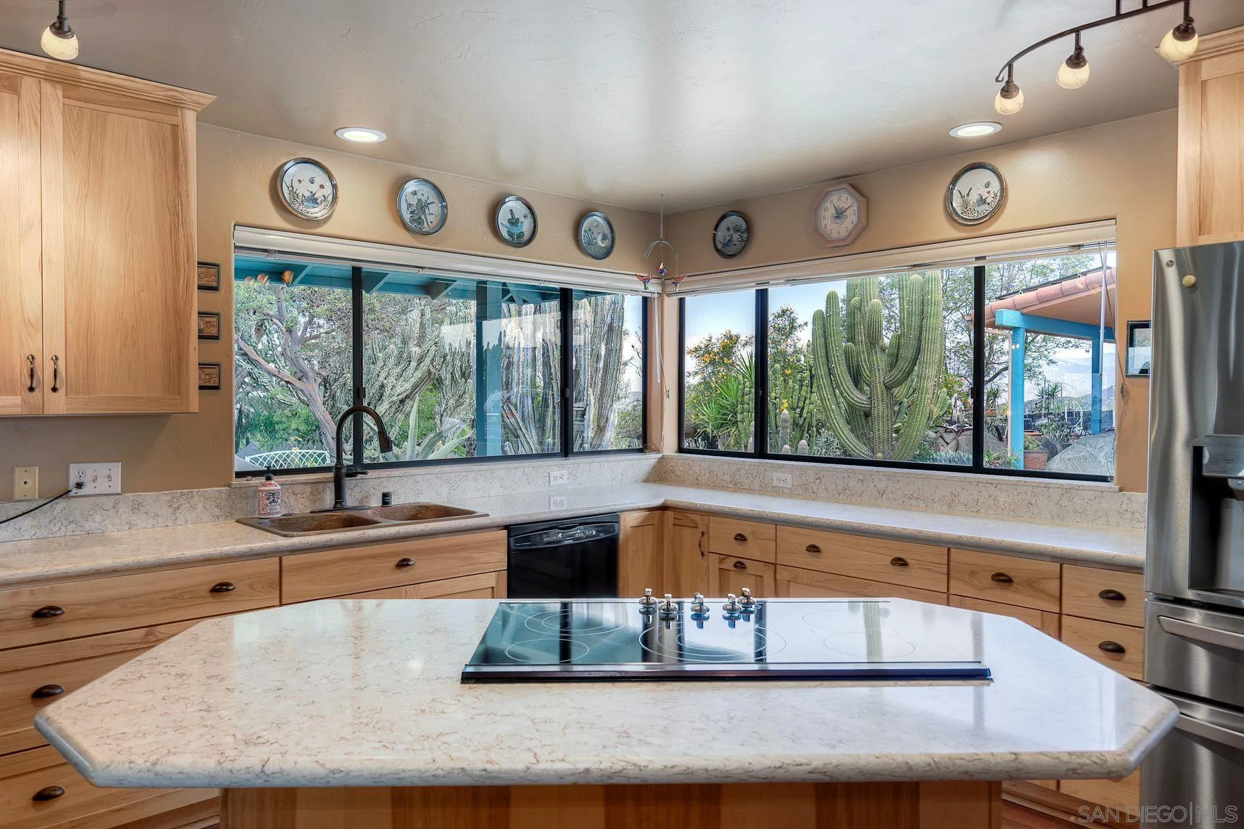 https://cdn.realtyfeed.com/cdn/127/260010532/9fbd47b730df1b981191308d4ccb4817.webp