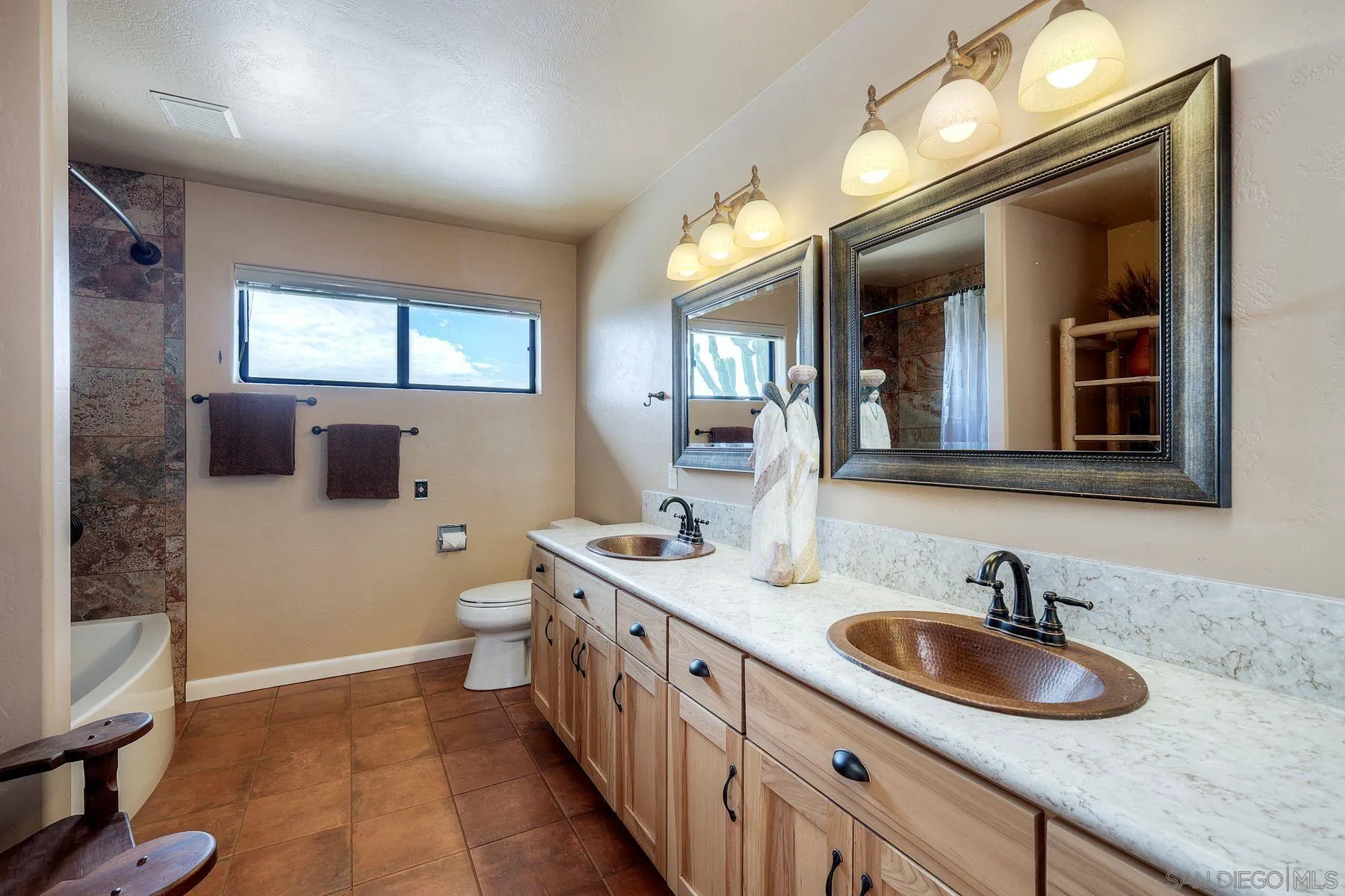 https://cdn.realtyfeed.com/cdn/127/260010532/c94cc759138c0ee293612bcedc7cda87.webp