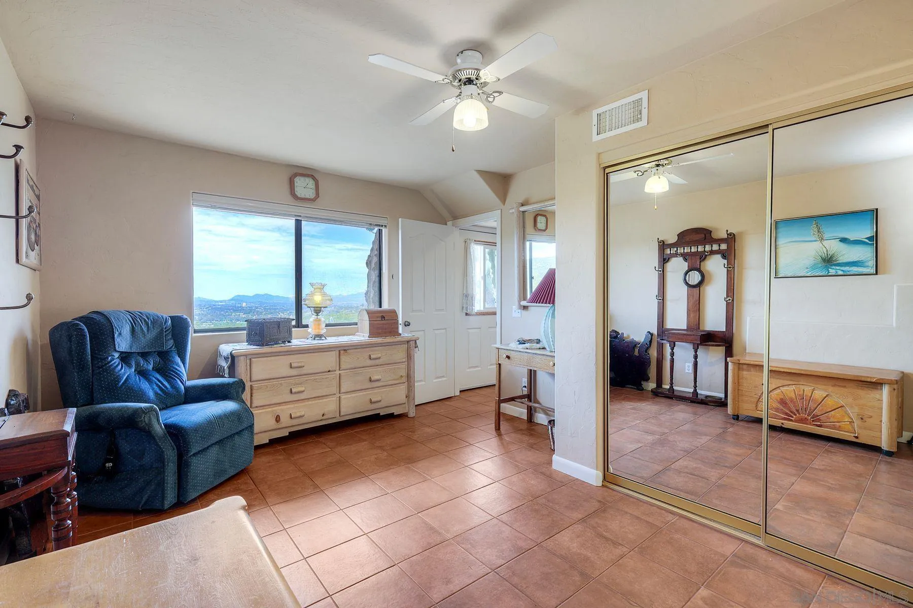 https://cdn.realtyfeed.com/cdn/127/260010532/d268c5543a1a27697602e9d2762a747b.webp