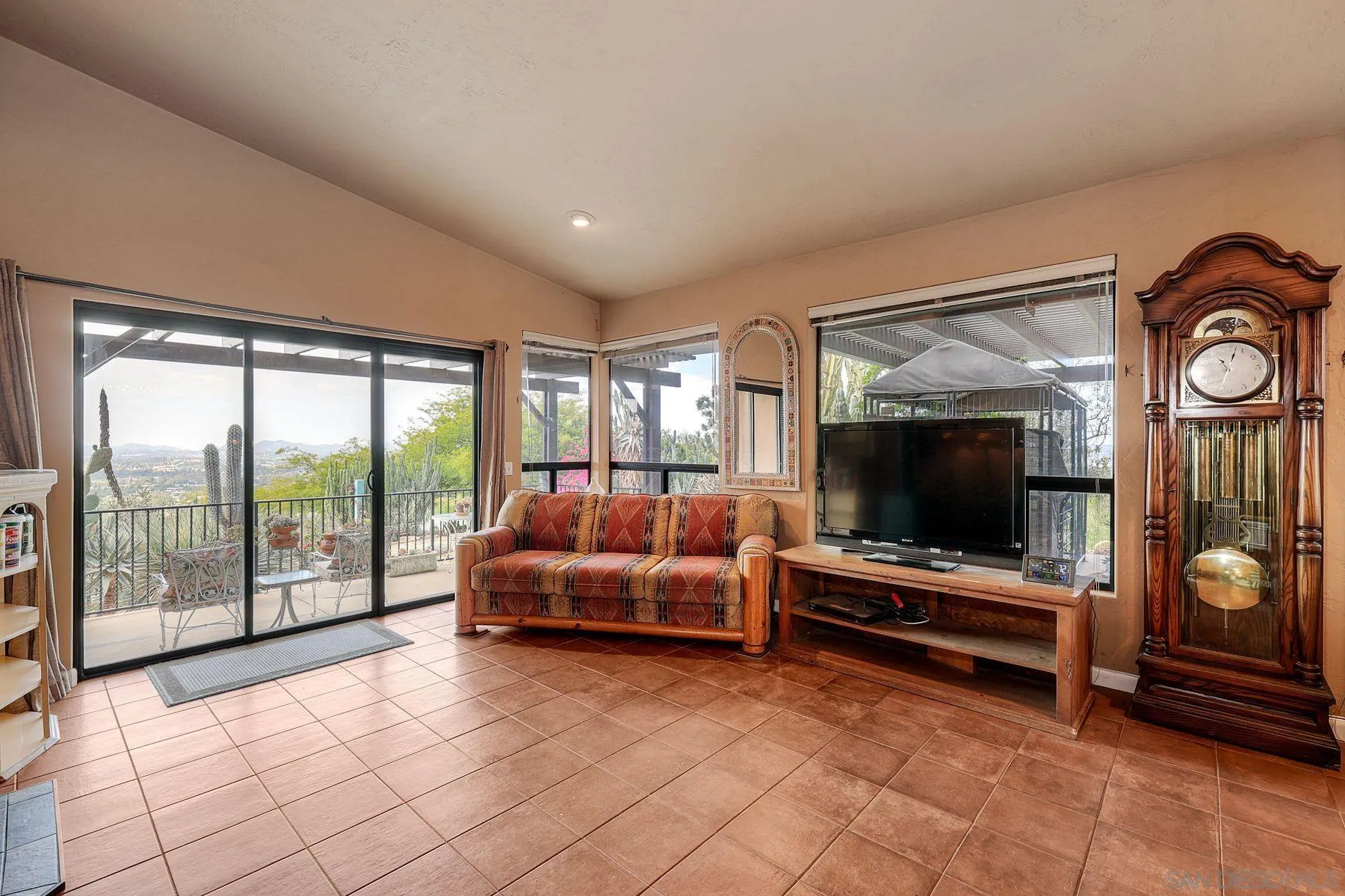 https://cdn.realtyfeed.com/cdn/127/260010532/ef744091d080ef2e5a388b2fa6f27f7e.webp