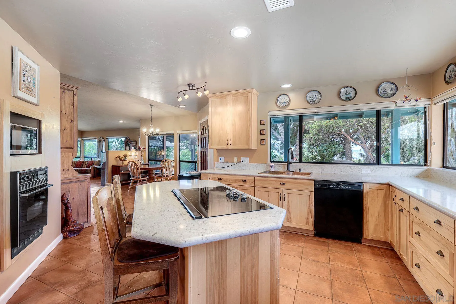 https://cdn.realtyfeed.com/cdn/127/260010532/f70b905d8929345363a0a39809844e9c.webp