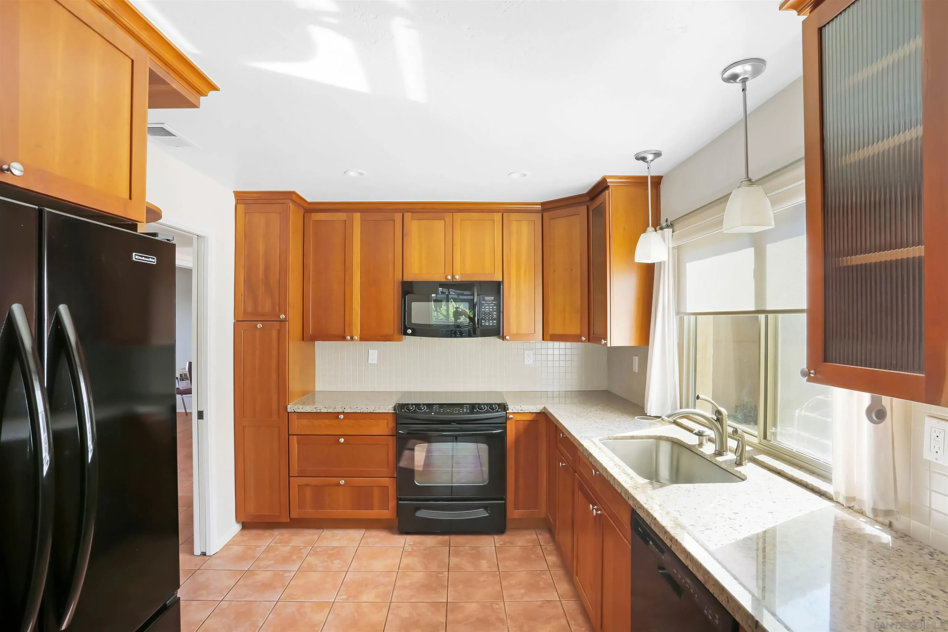 Photo #2: 260010533 Listing: Photo #2