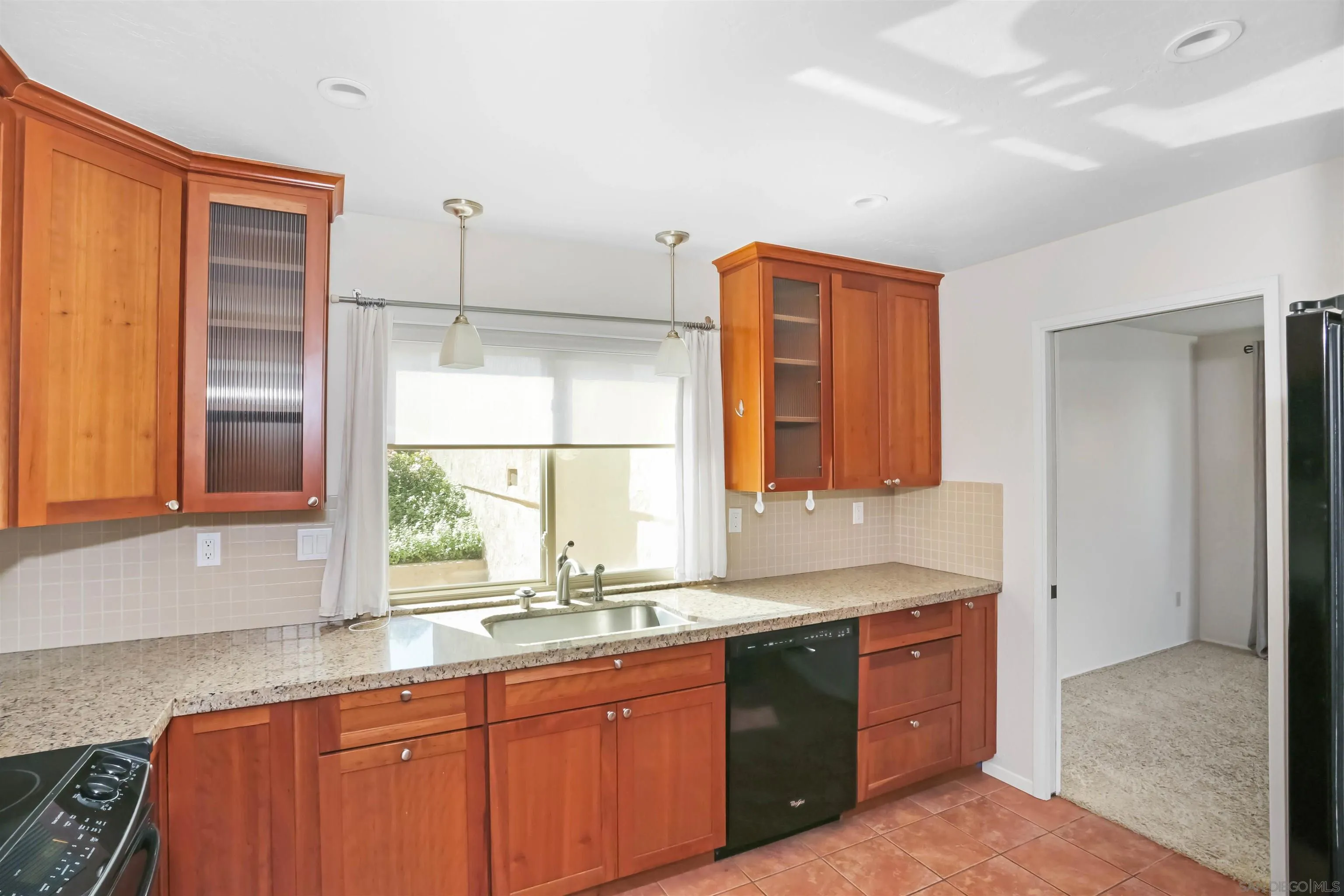 Photo #3: 260010533 Listing: Photo #3