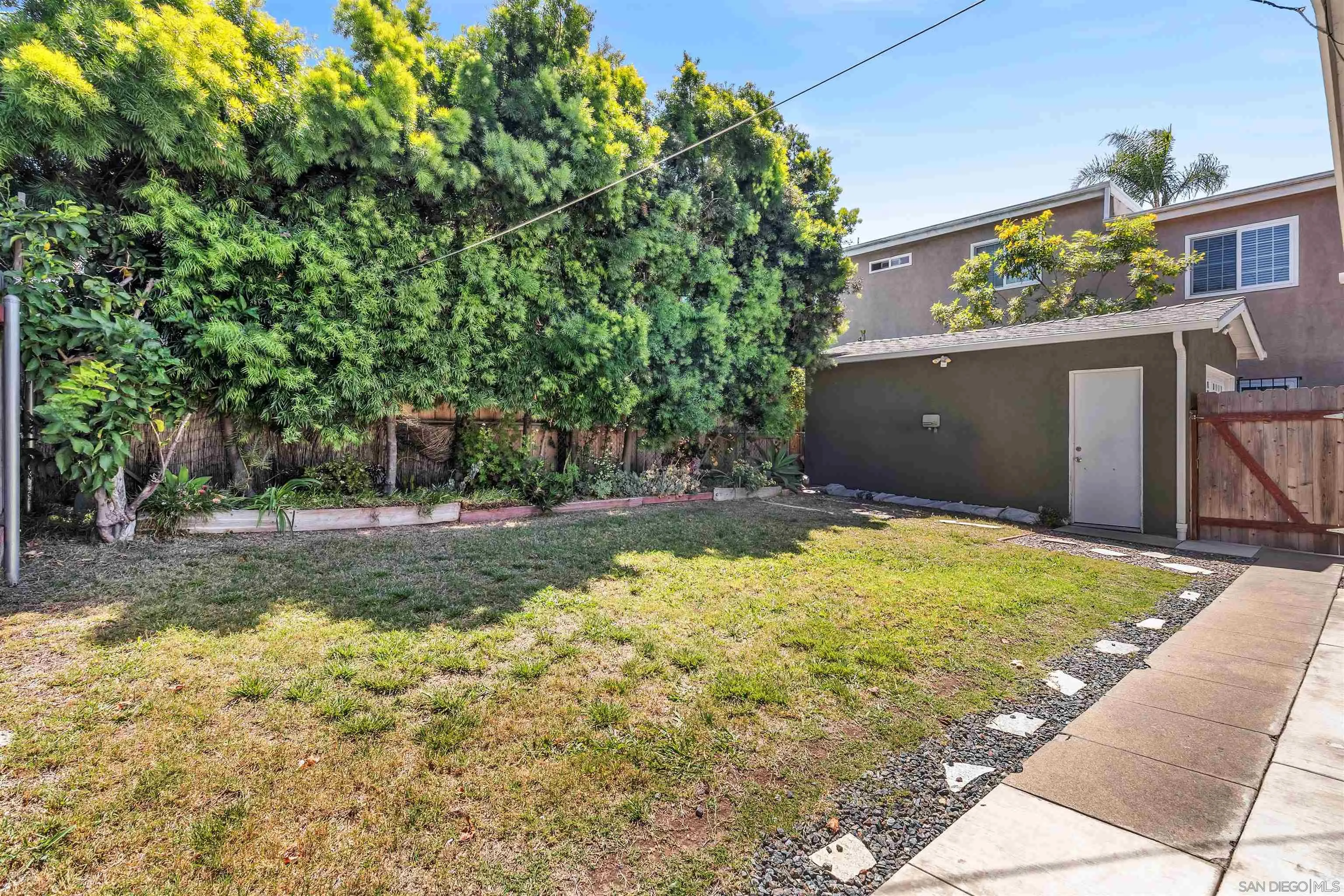 https://cdn.realtyfeed.com/cdn/127/260010537/0f41dcaf2b10e73da88ddef20db16d17.webp