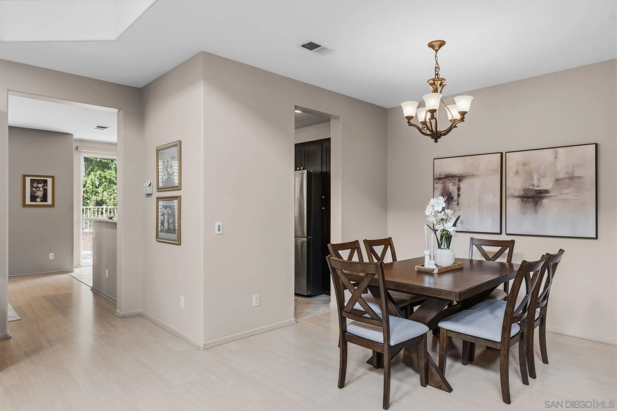Photo #8: 260010543 Listing: Photo #8