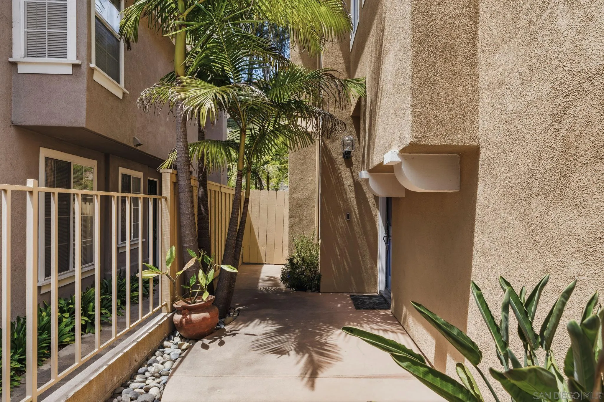 Photo #4: 260010543 Listing: Photo #4
