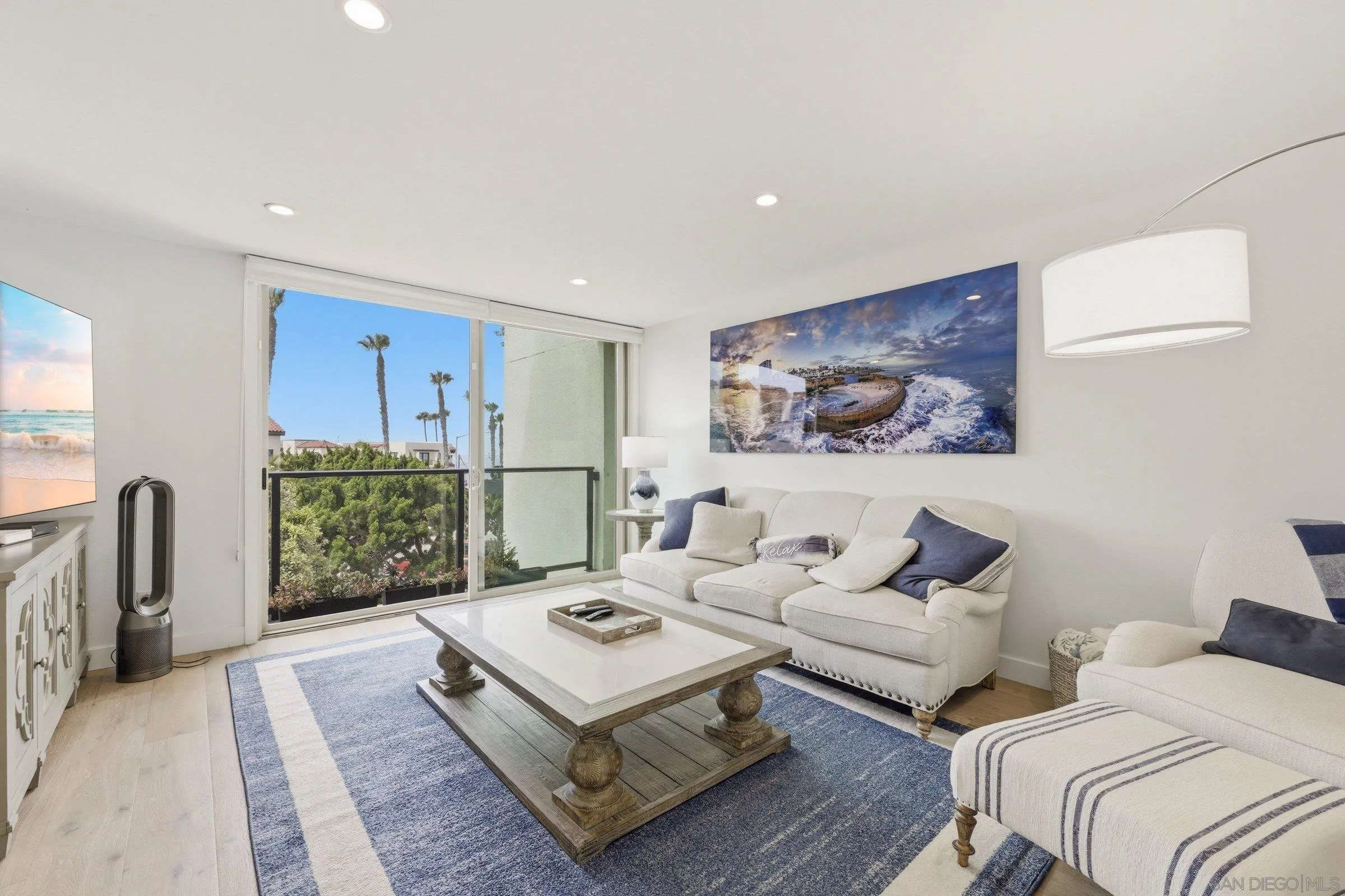 https://cdn.realtyfeed.com/cdn/127/260010547/920e0e5f8bdc4b9119e7bd5752dab0b6.webp