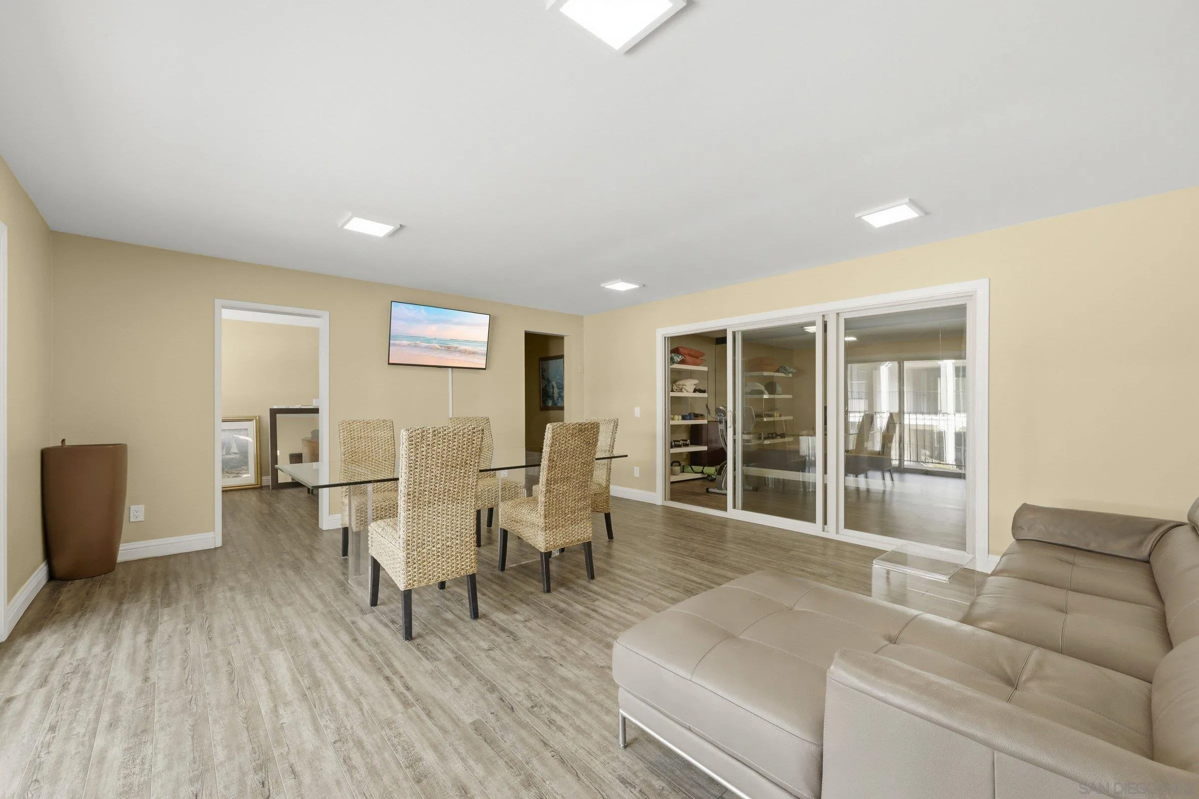 https://cdn.realtyfeed.com/cdn/127/260010547/b0bfd62fc930dac668f53f696fd0e421.webp