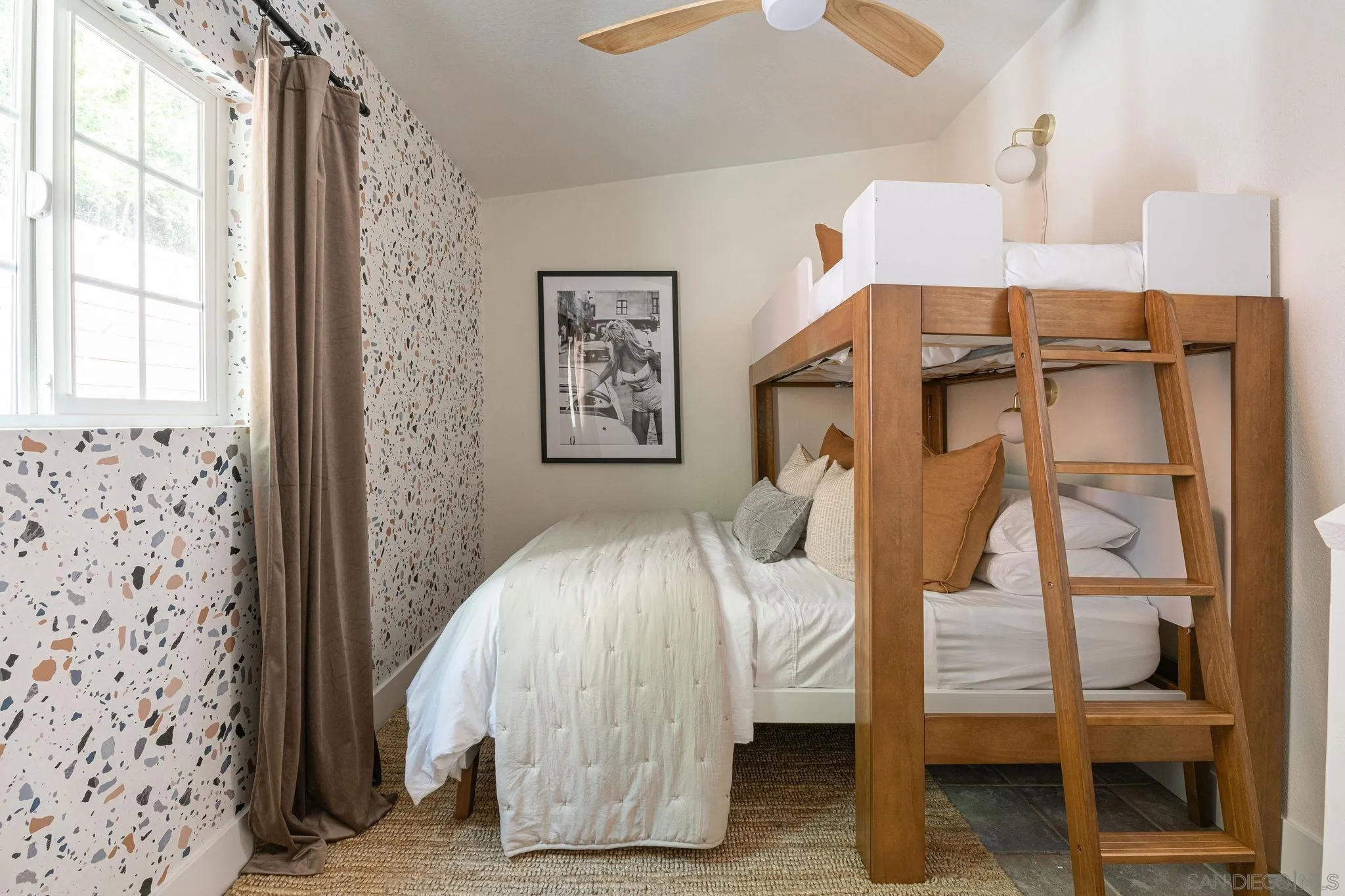 https://cdn.realtyfeed.com/cdn/127/260010553/318c0ef59a5c734c25edf4a6563d4947.webp