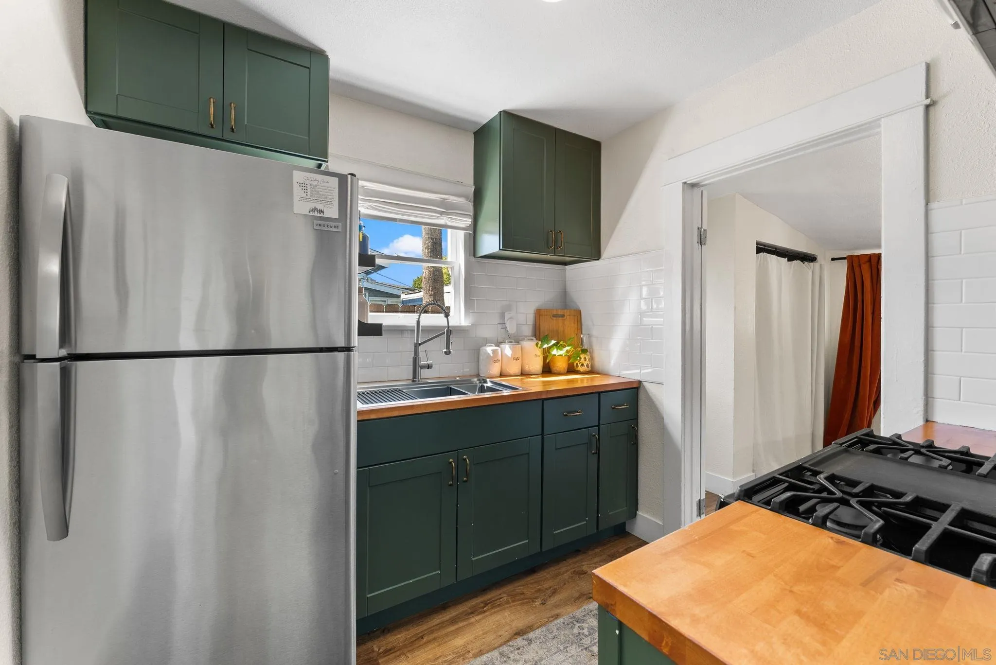 https://cdn.realtyfeed.com/cdn/127/260010553/ddbb1626e4c4a734776287c4c4ce291d.webp