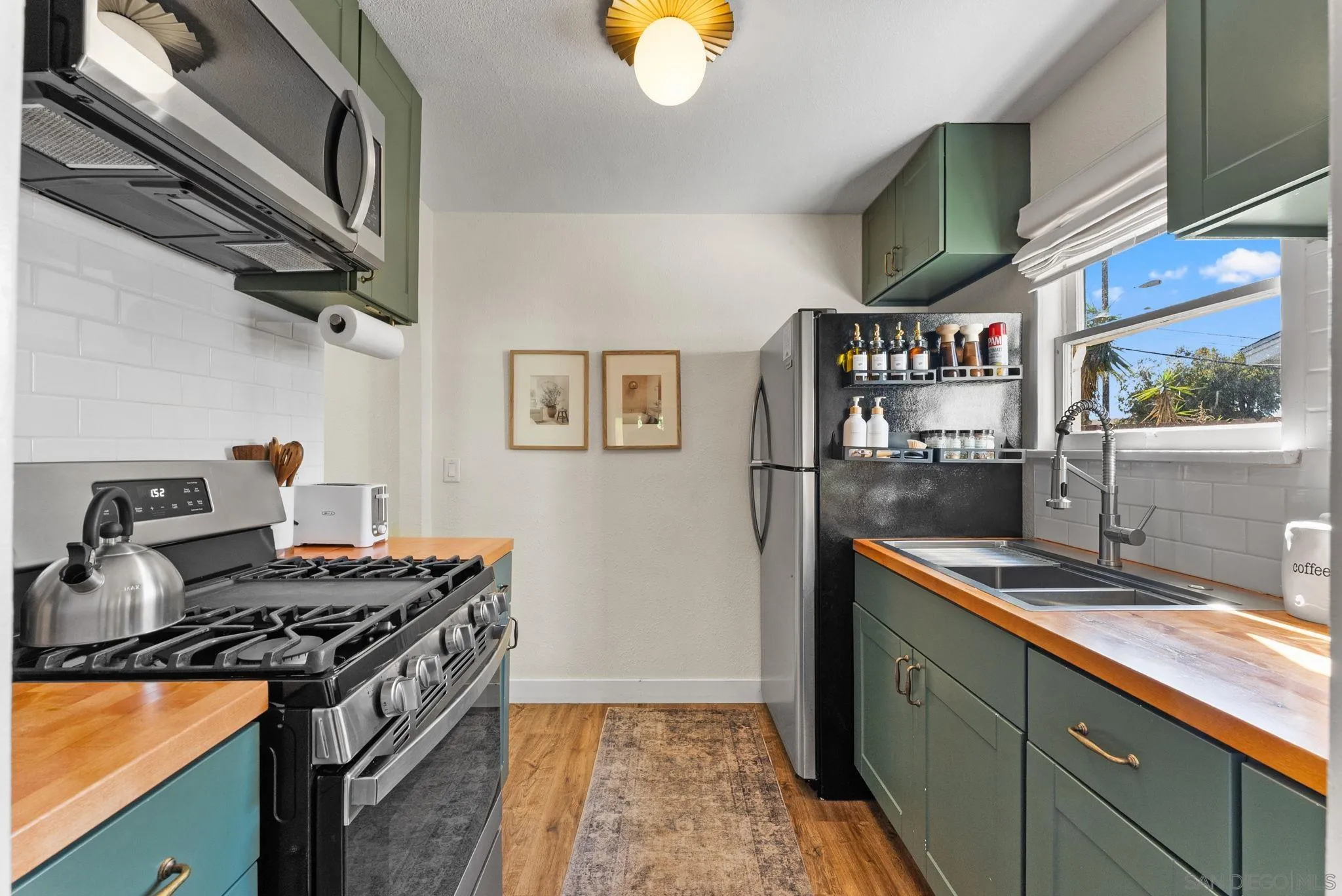 https://cdn.realtyfeed.com/cdn/127/260010553/e5cbc3e77606b0cd612facb1121cea81.webp