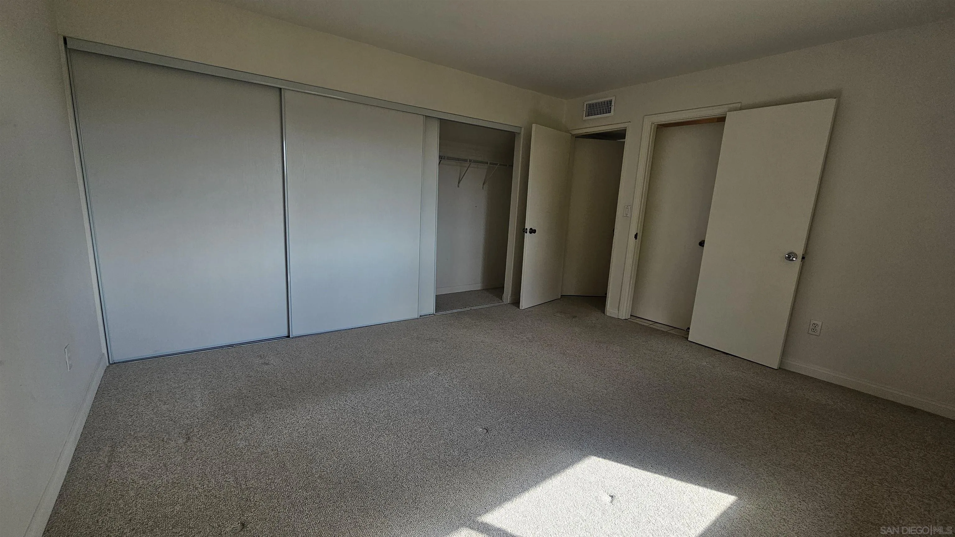 https://cdn.realtyfeed.com/cdn/127/260010554/010d8e6920b00bcb404b864463f4ec99.webp