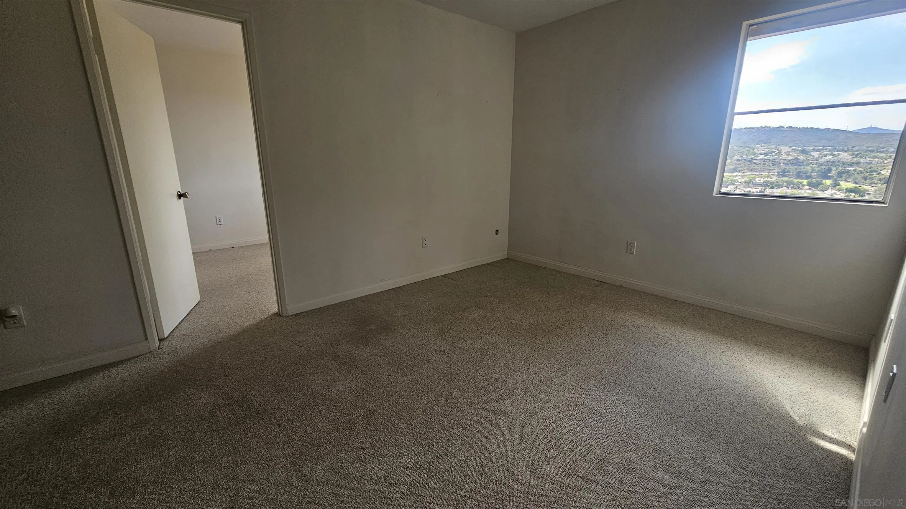 https://cdn.realtyfeed.com/cdn/127/260010554/1515f15094b514dd4de27b5cfc53c32c.webp