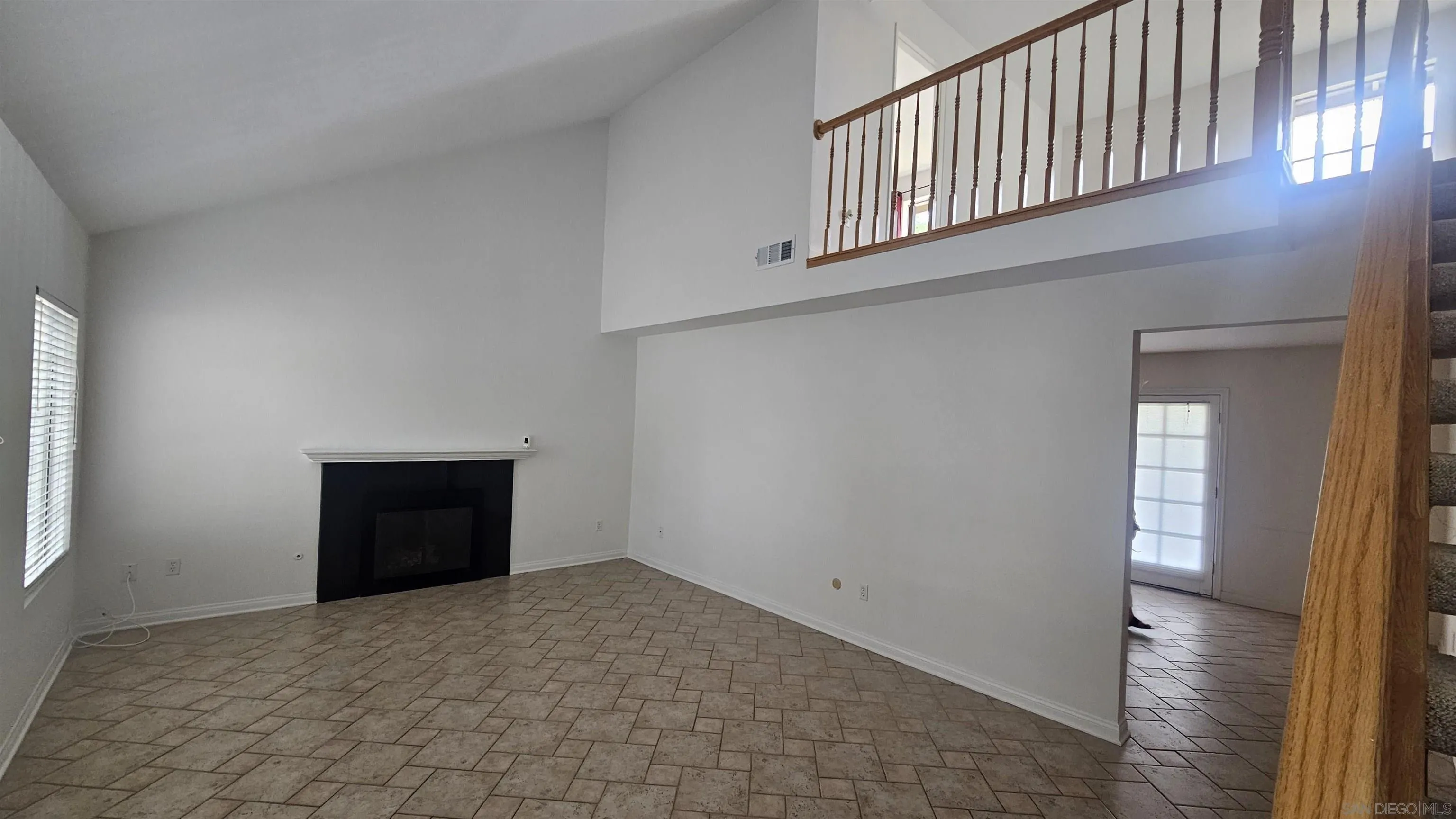 https://cdn.realtyfeed.com/cdn/127/260010554/3ca0f57c2c13e597229bf54c41b6e7ed.webp