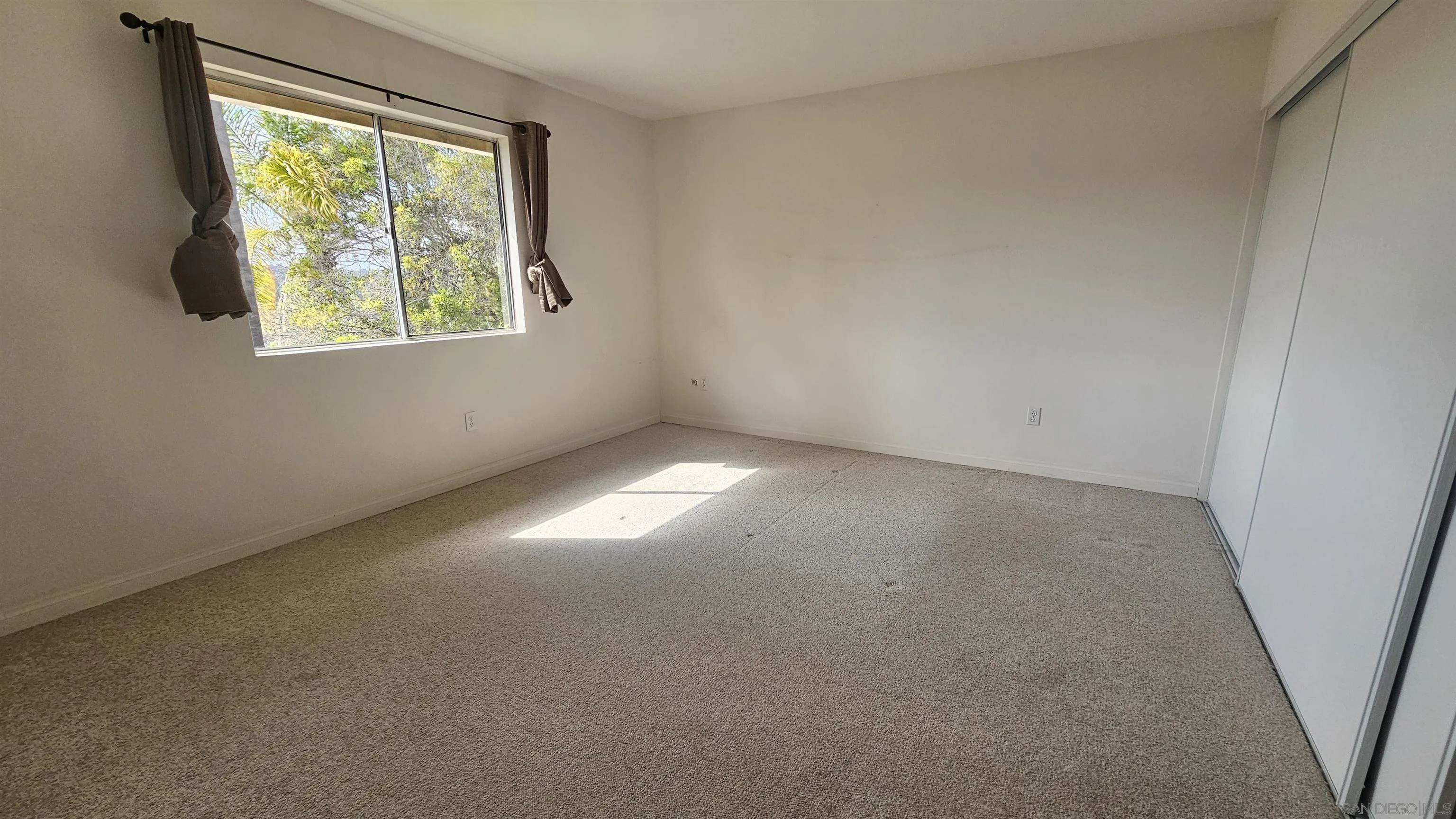 https://cdn.realtyfeed.com/cdn/127/260010554/5d68ba615ca7b6b43ba0f00b70b3a4f4.webp