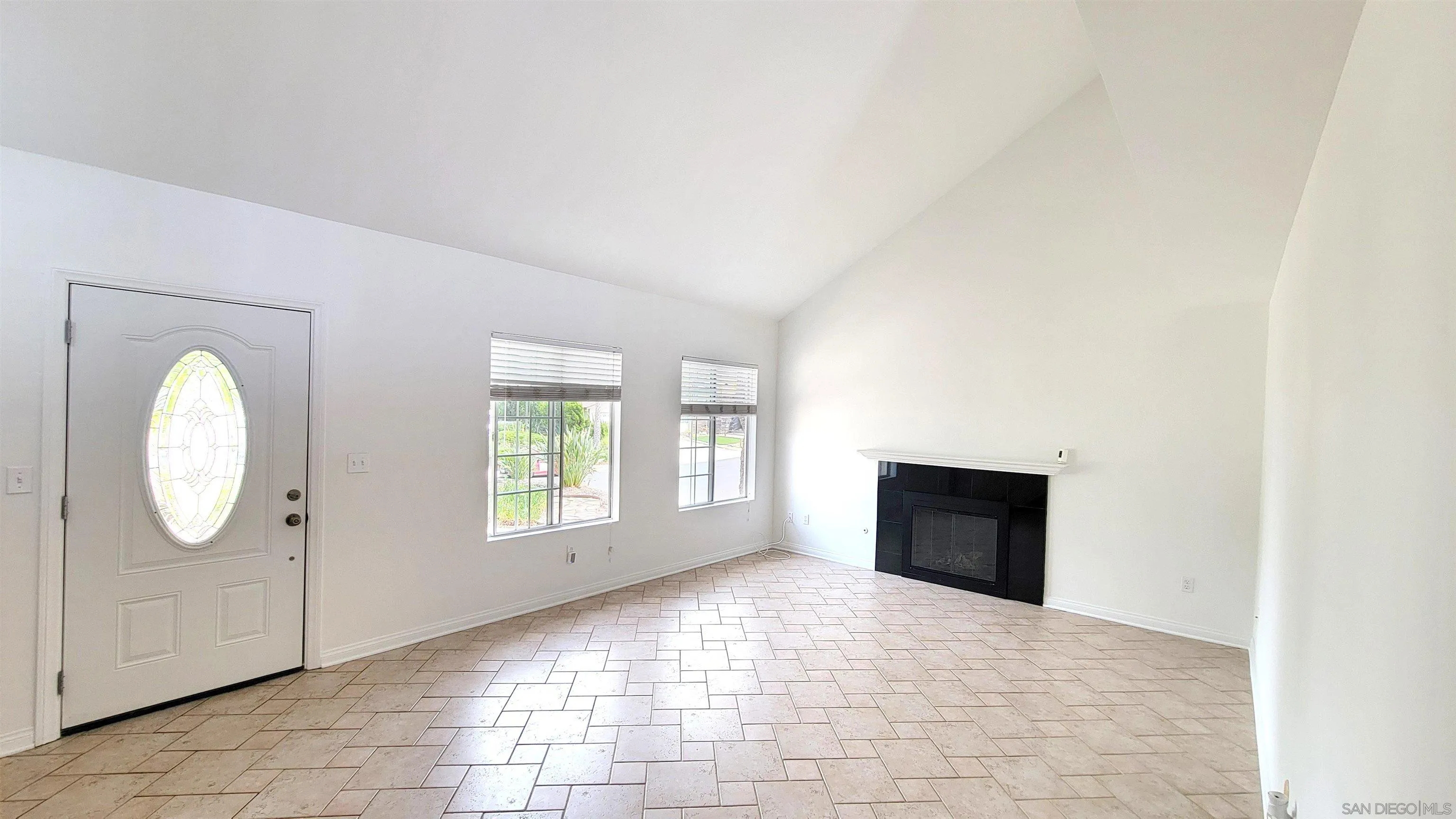 https://cdn.realtyfeed.com/cdn/127/260010554/68ac0cec8c2fc252352f398681a7e6eb.webp