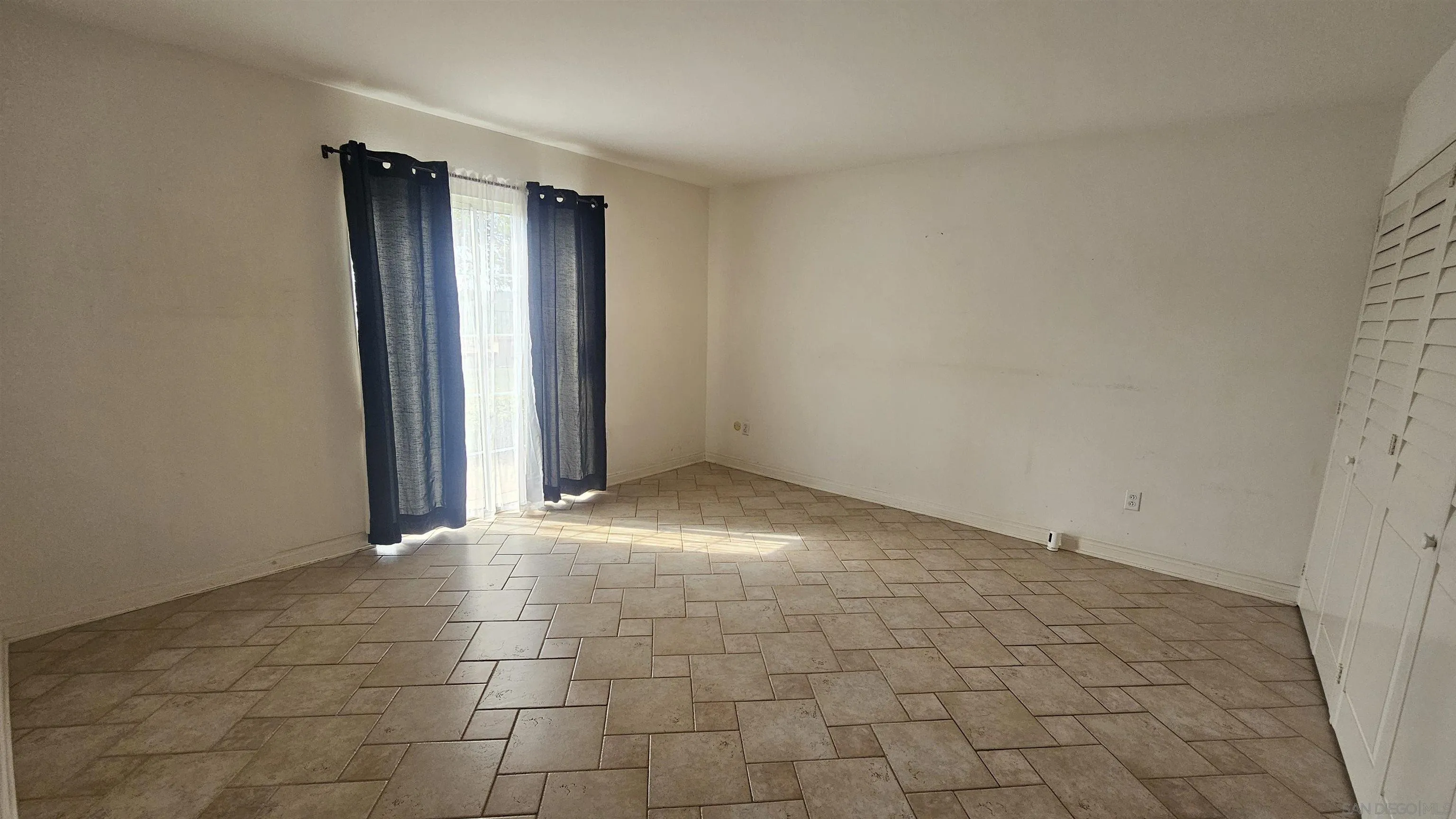https://cdn.realtyfeed.com/cdn/127/260010554/77fc706ce933b8c64e636e5ab51a99db.webp