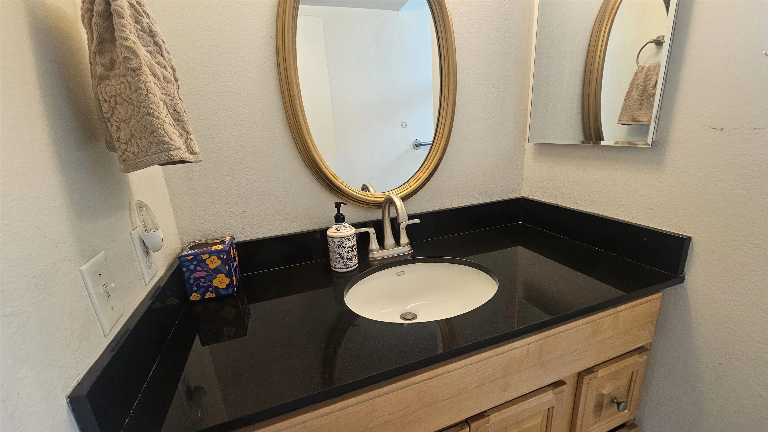 https://cdn.realtyfeed.com/cdn/127/260010554/7d60ee00cb89b4d09697f67a9d36504f.webp