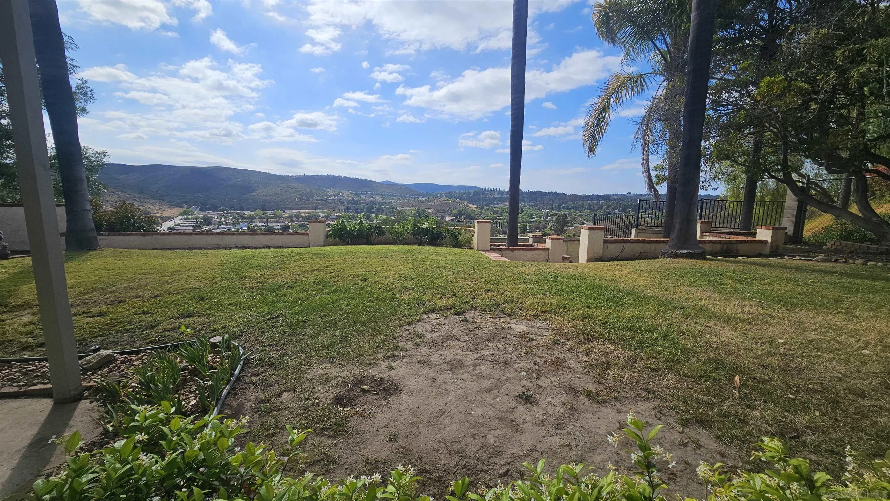 https://cdn.realtyfeed.com/cdn/127/260010554/82d90e9bd94c7ba638cdc9a1e9cbbcd1.webp
