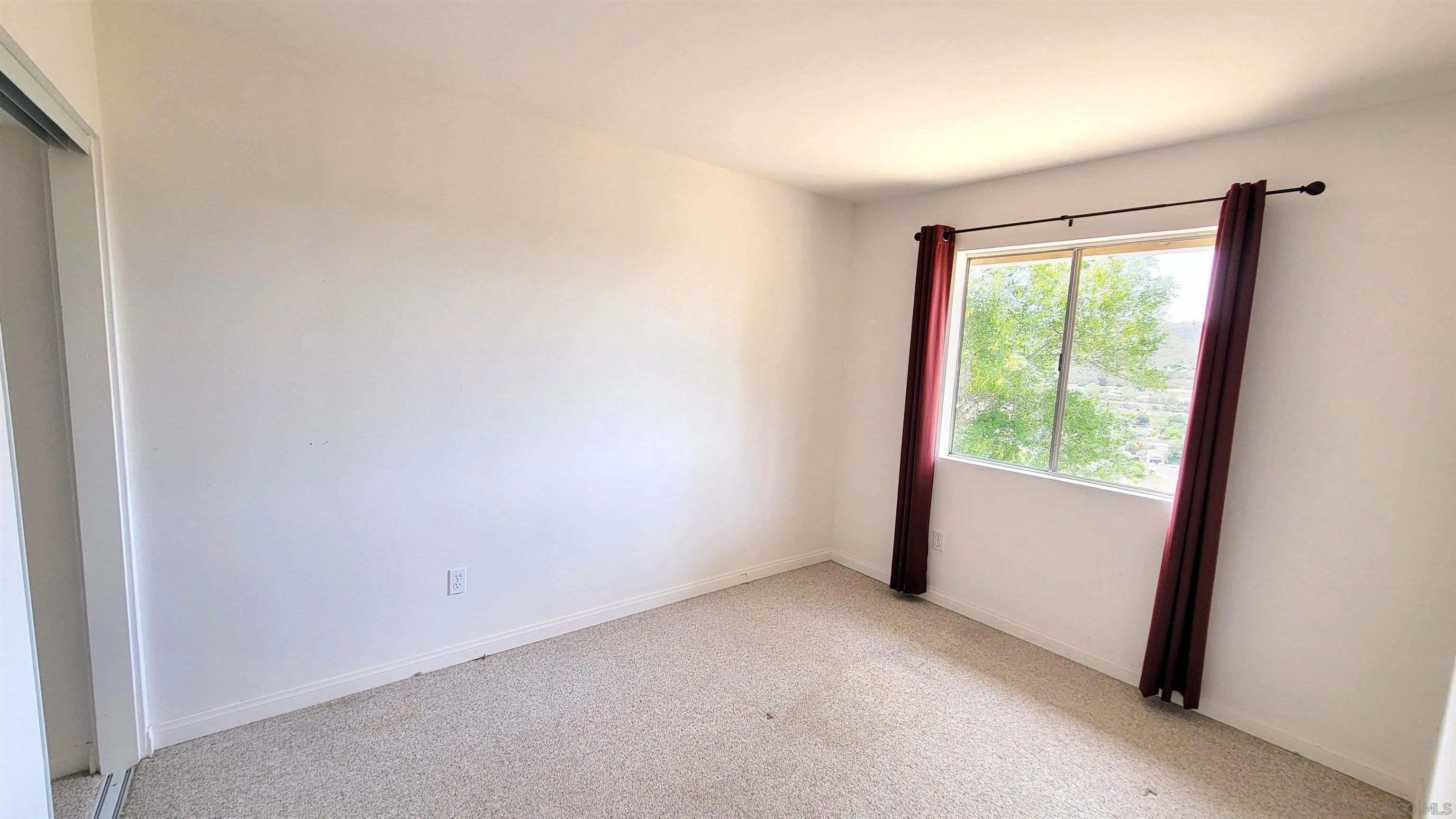 https://cdn.realtyfeed.com/cdn/127/260010554/88ac732f8edd5a5053a90a1d11763407.webp