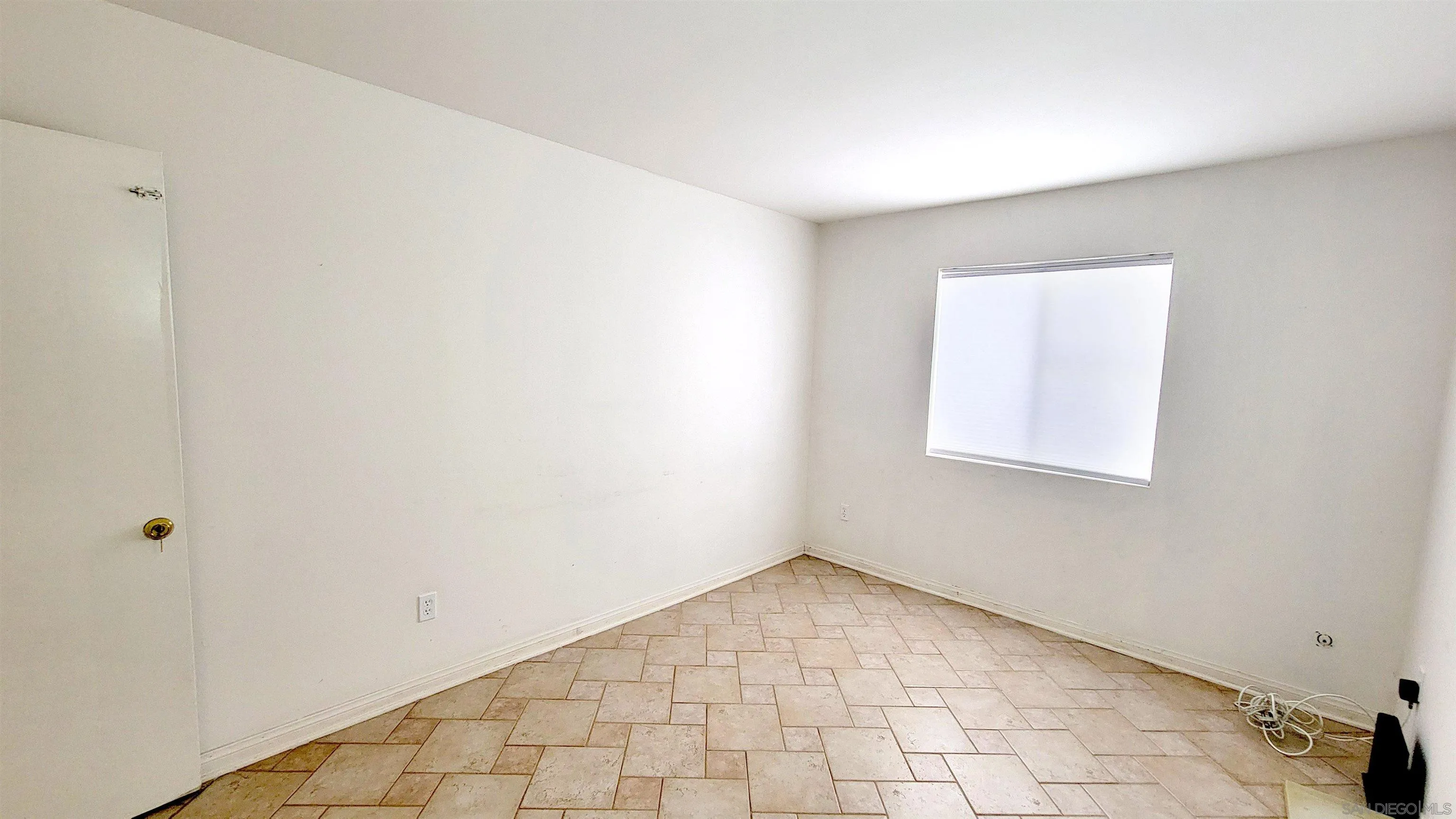 https://cdn.realtyfeed.com/cdn/127/260010554/b496208a021b8fbe0d3842715a0a40f0.webp