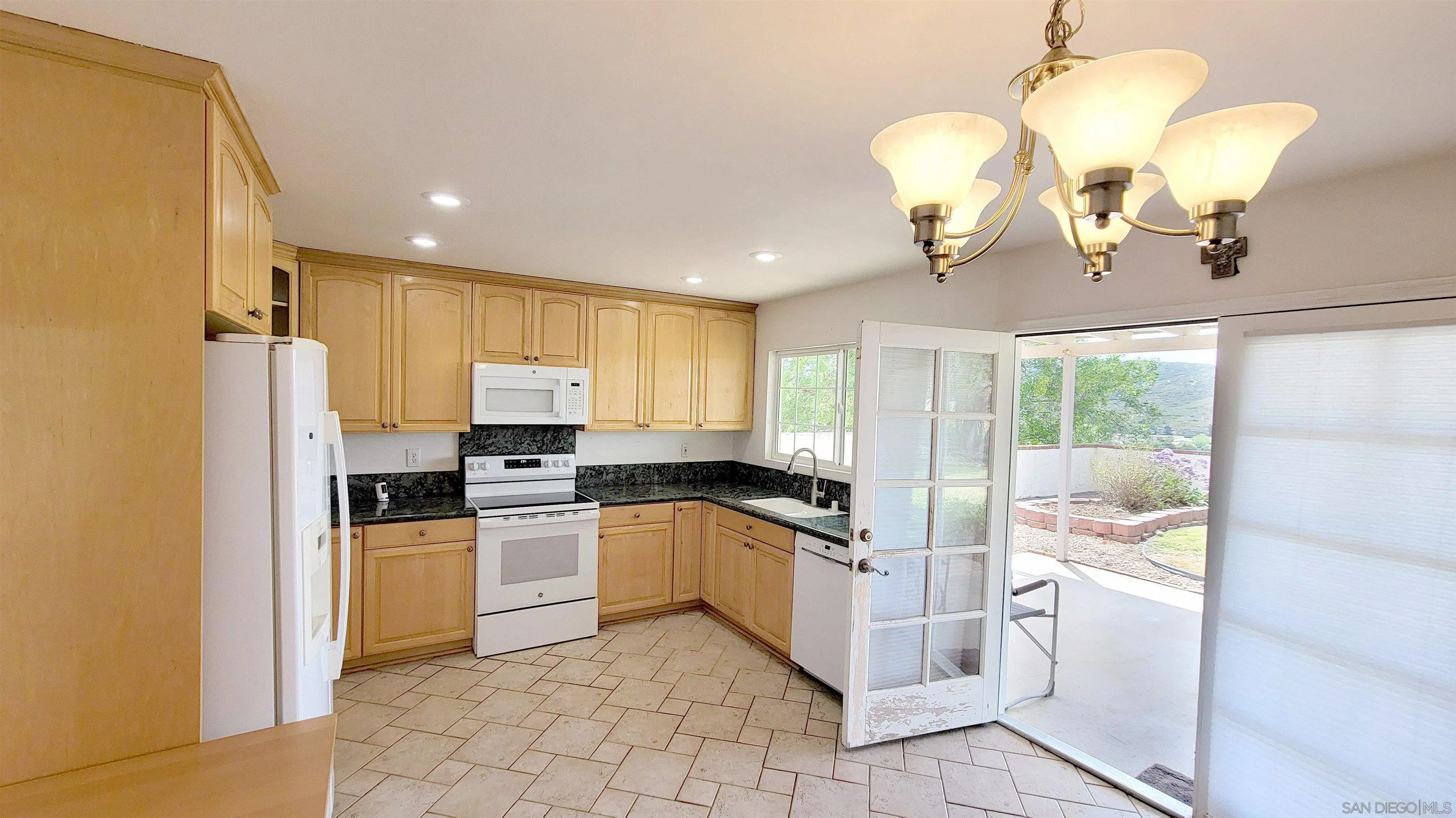 https://cdn.realtyfeed.com/cdn/127/260010554/c1ad34a675a47f35f0be88217d84f564.webp