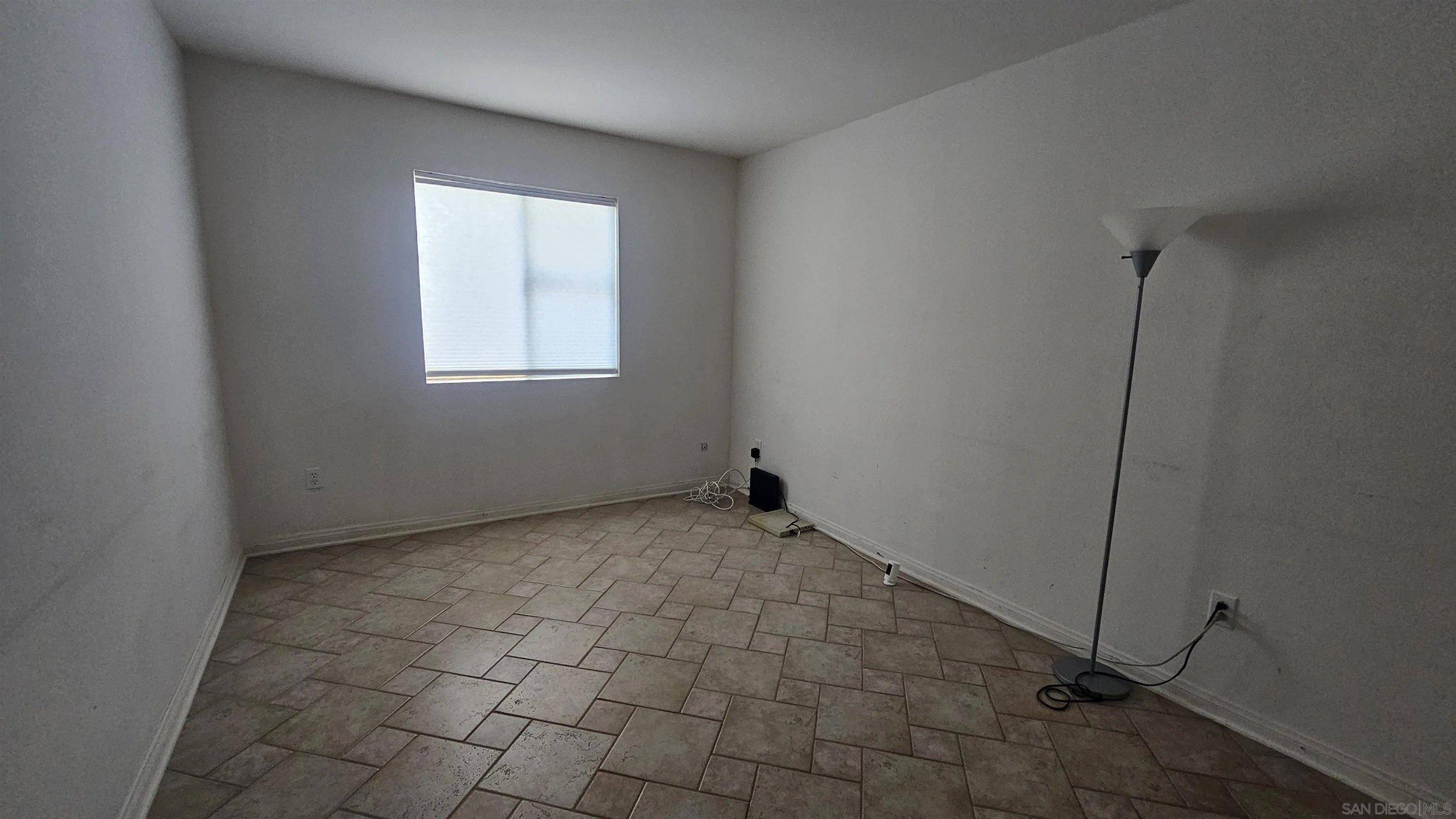 https://cdn.realtyfeed.com/cdn/127/260010554/d63a3aee28fcedd47da3ded85a6c4a5a.webp