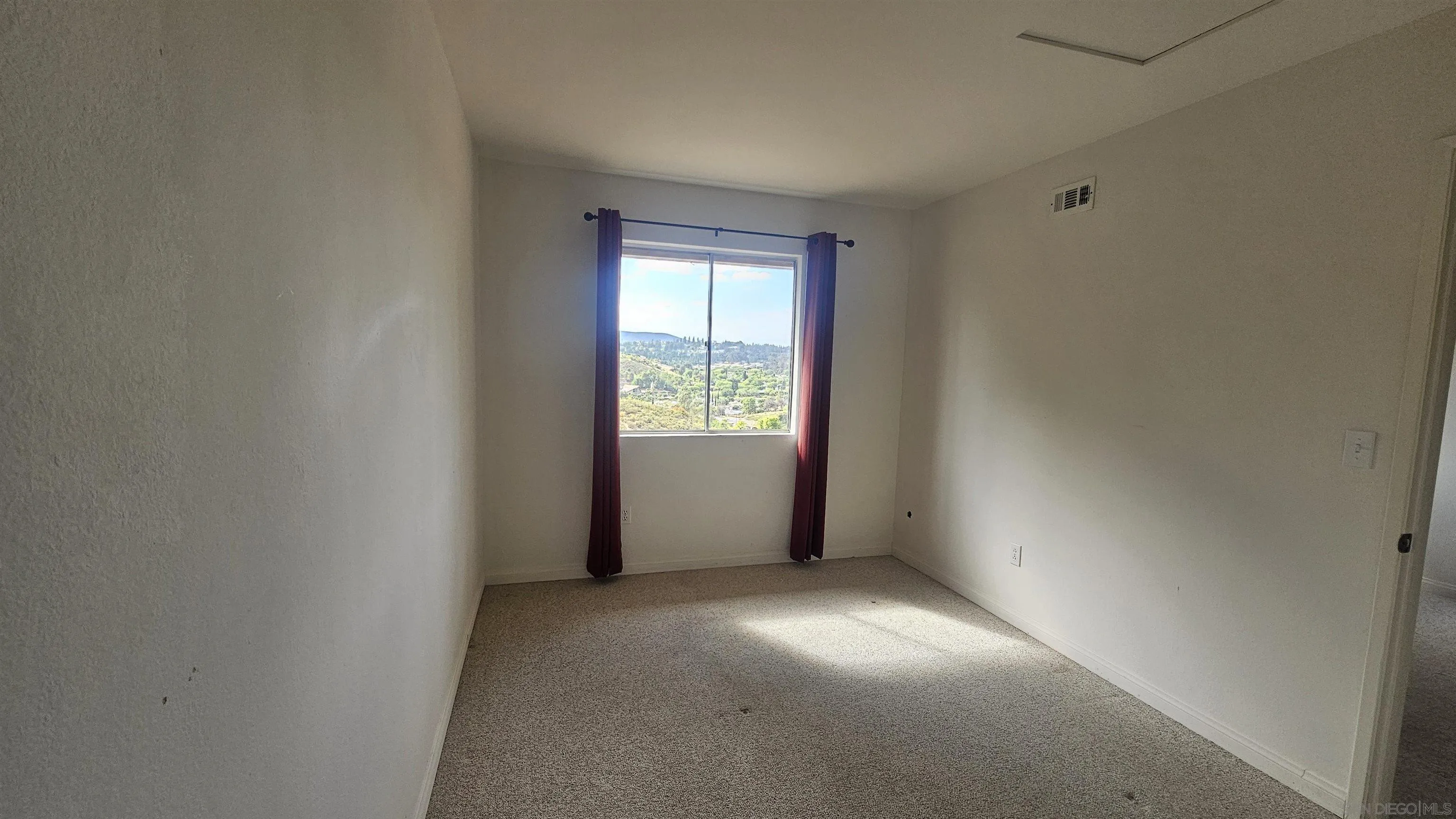 https://cdn.realtyfeed.com/cdn/127/260010554/e1b829bbfe7d4ddc1c7e26e2cb2e6073.webp
