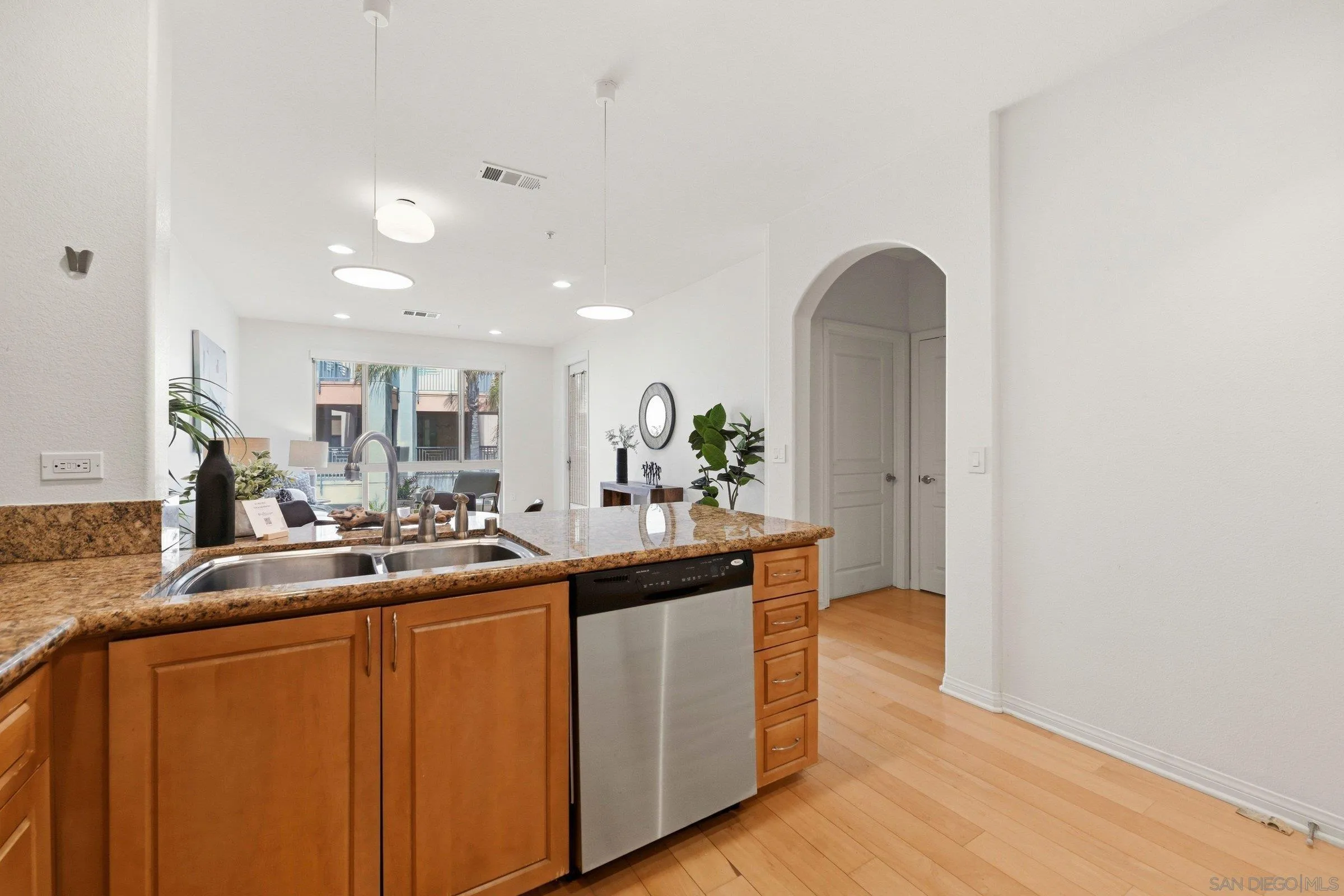 Photo #7: 260010556 Listing: Photo #7