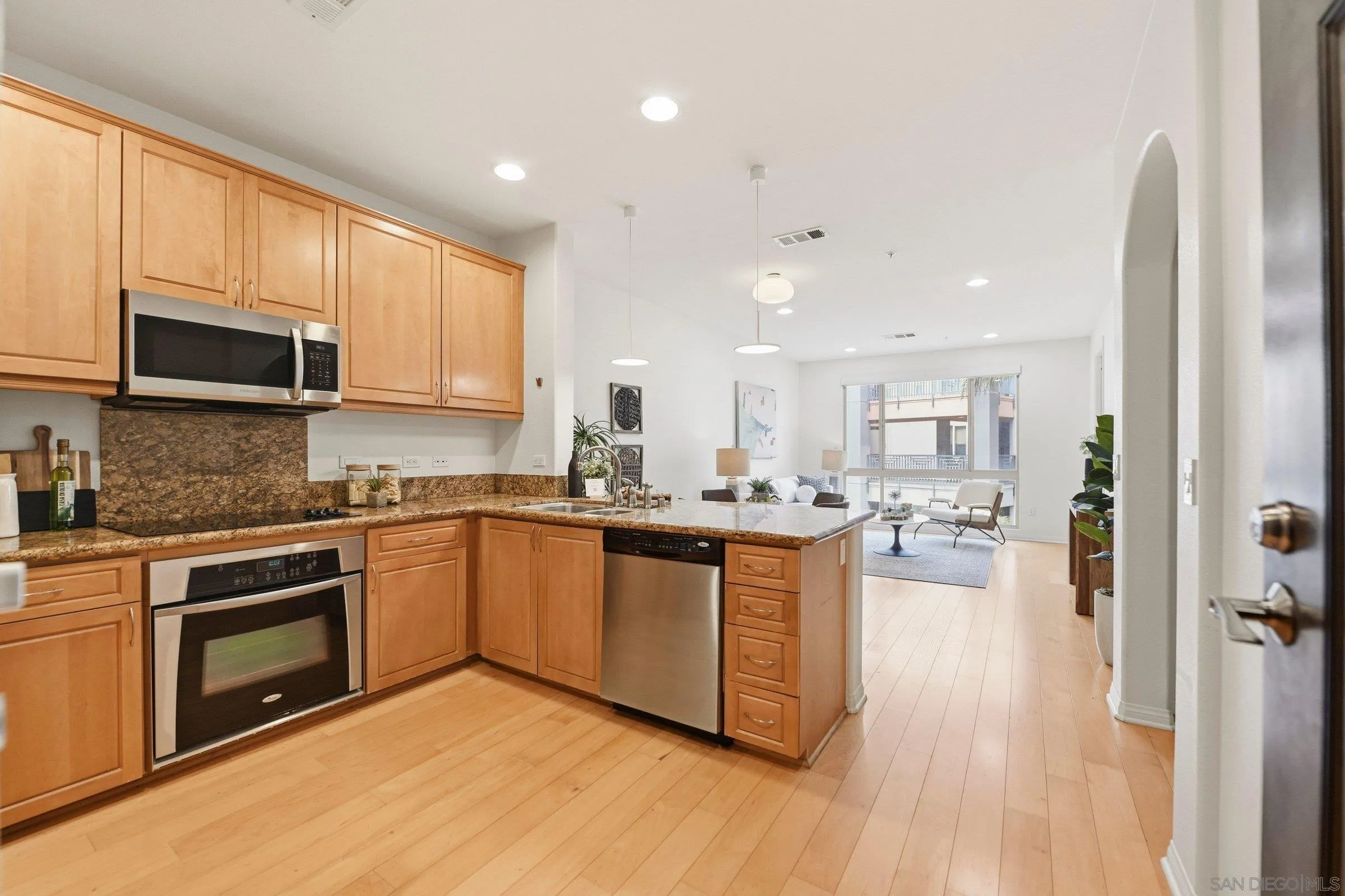 Photo #4: 260010556 Listing: Photo #4