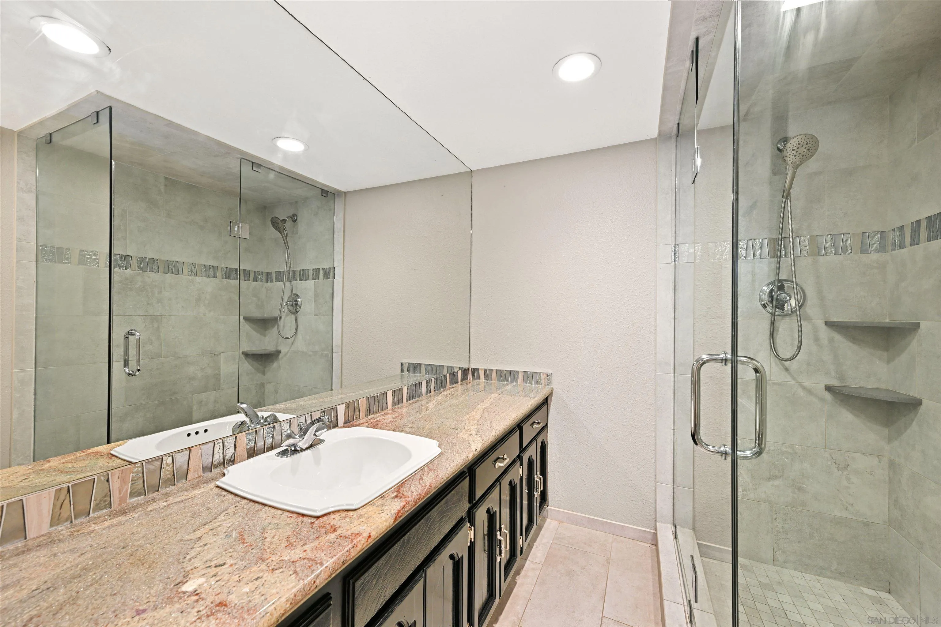 https://cdn.realtyfeed.com/cdn/127/260010558/15a49c3c612171440680ec65507f2800.webp