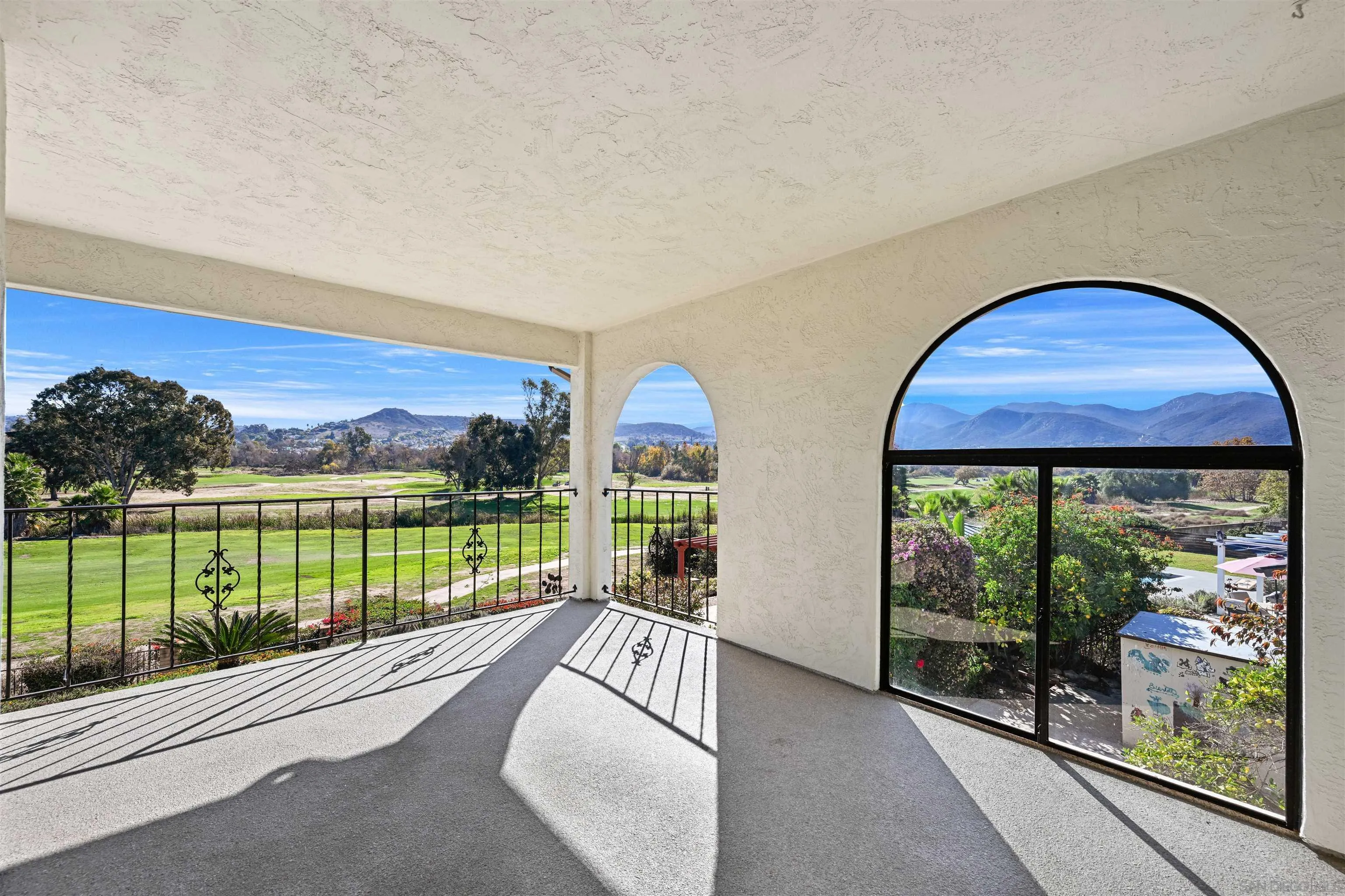 https://cdn.realtyfeed.com/cdn/127/260010558/27d2f0cd5409520e8334abe391ec7d65.webp