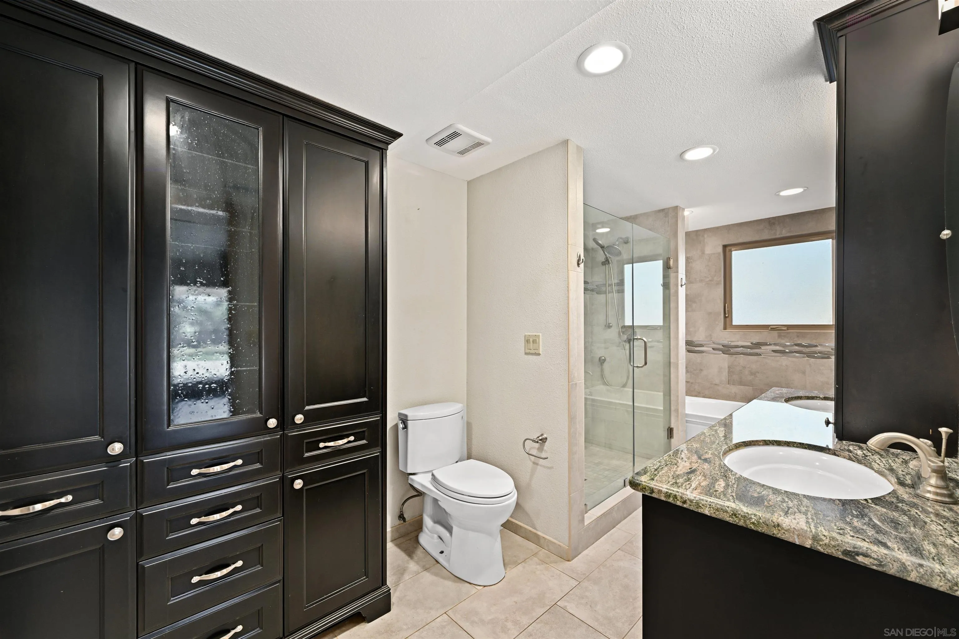 https://cdn.realtyfeed.com/cdn/127/260010558/2d627bb606fe141ccea2b767e0d97ff1.webp