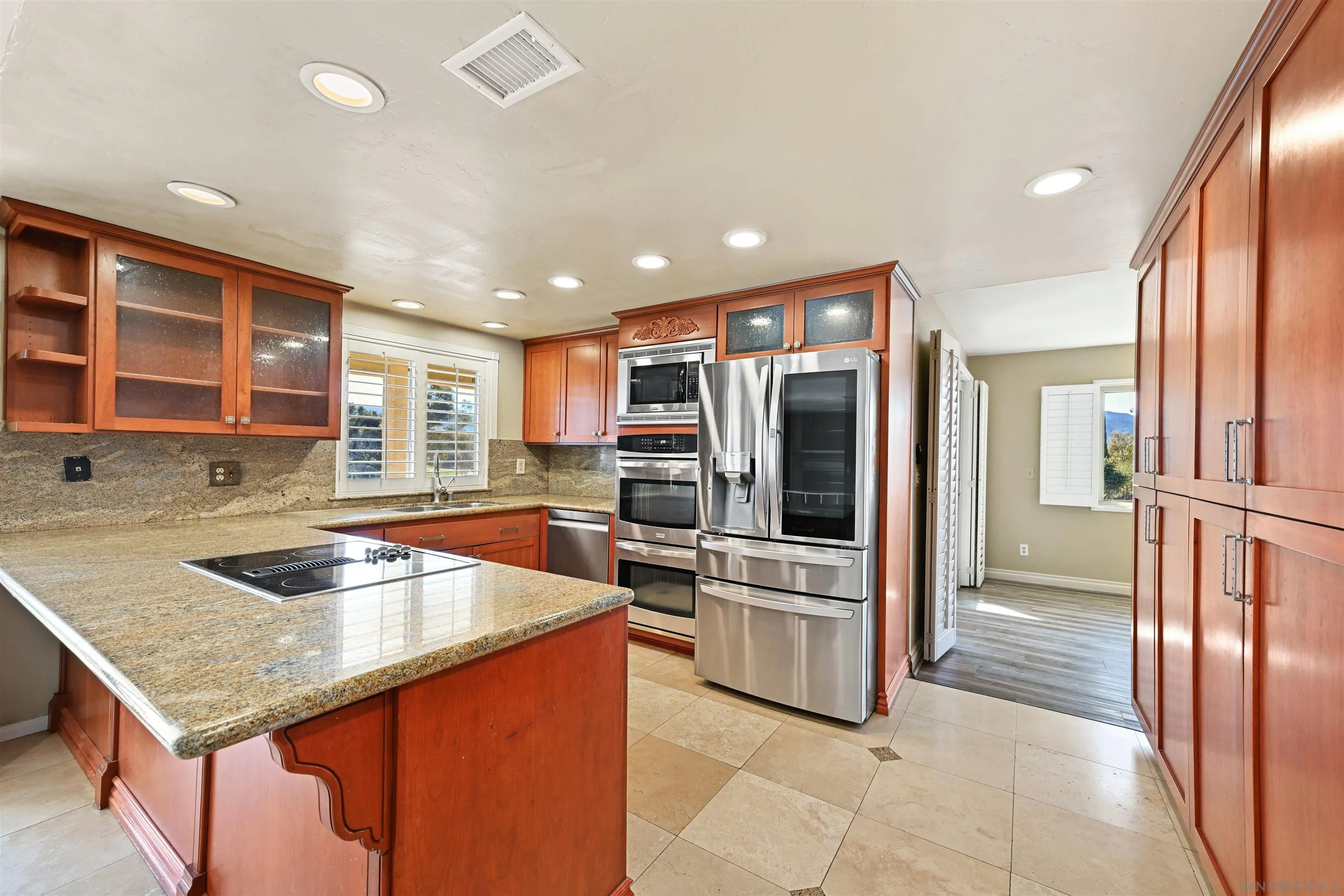 https://cdn.realtyfeed.com/cdn/127/260010558/5570c20ea1e5e4c56fdb2bc7434d1e1f.webp