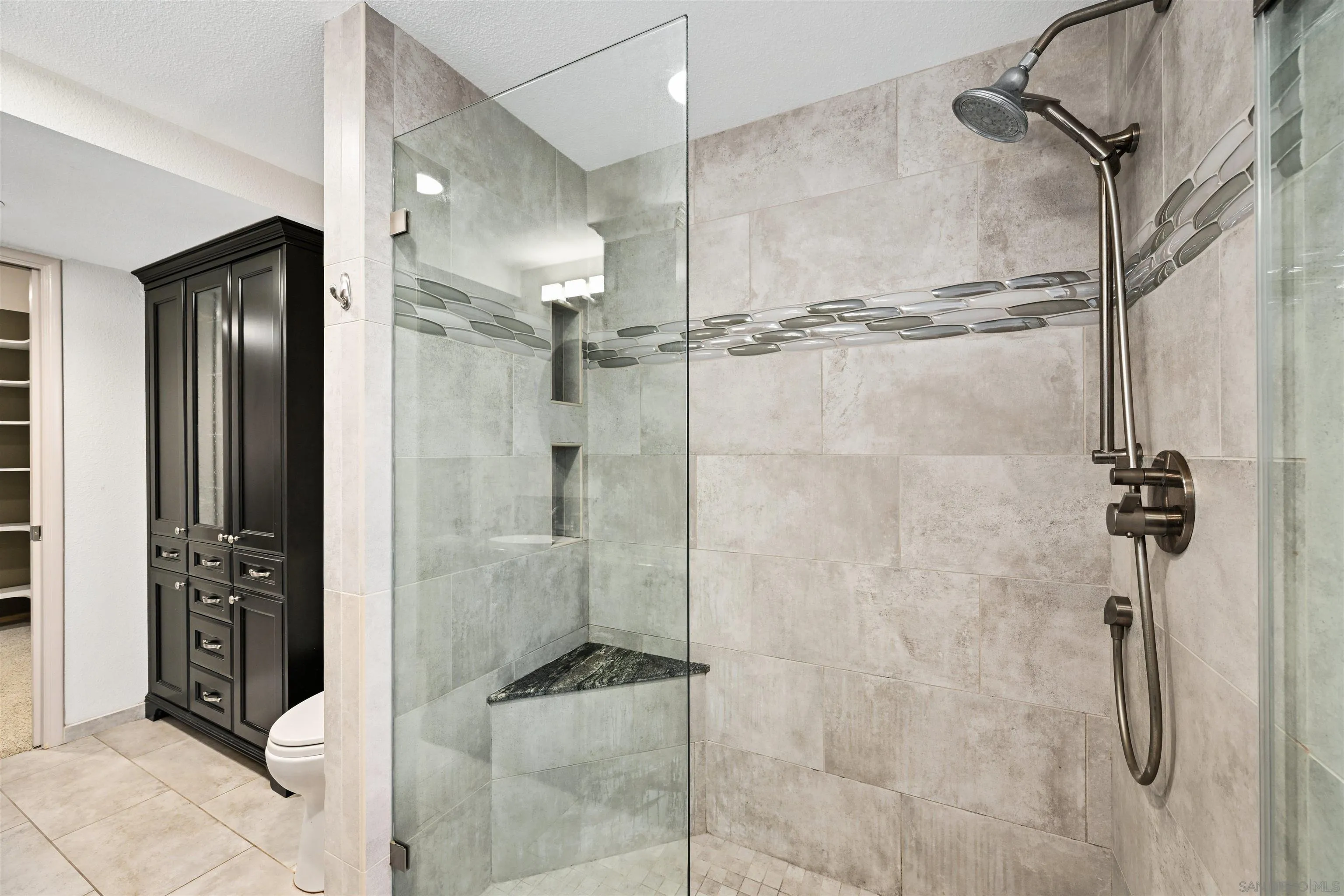 https://cdn.realtyfeed.com/cdn/127/260010558/6a6a4a3c27b457ad3721447506c9ccee.webp
