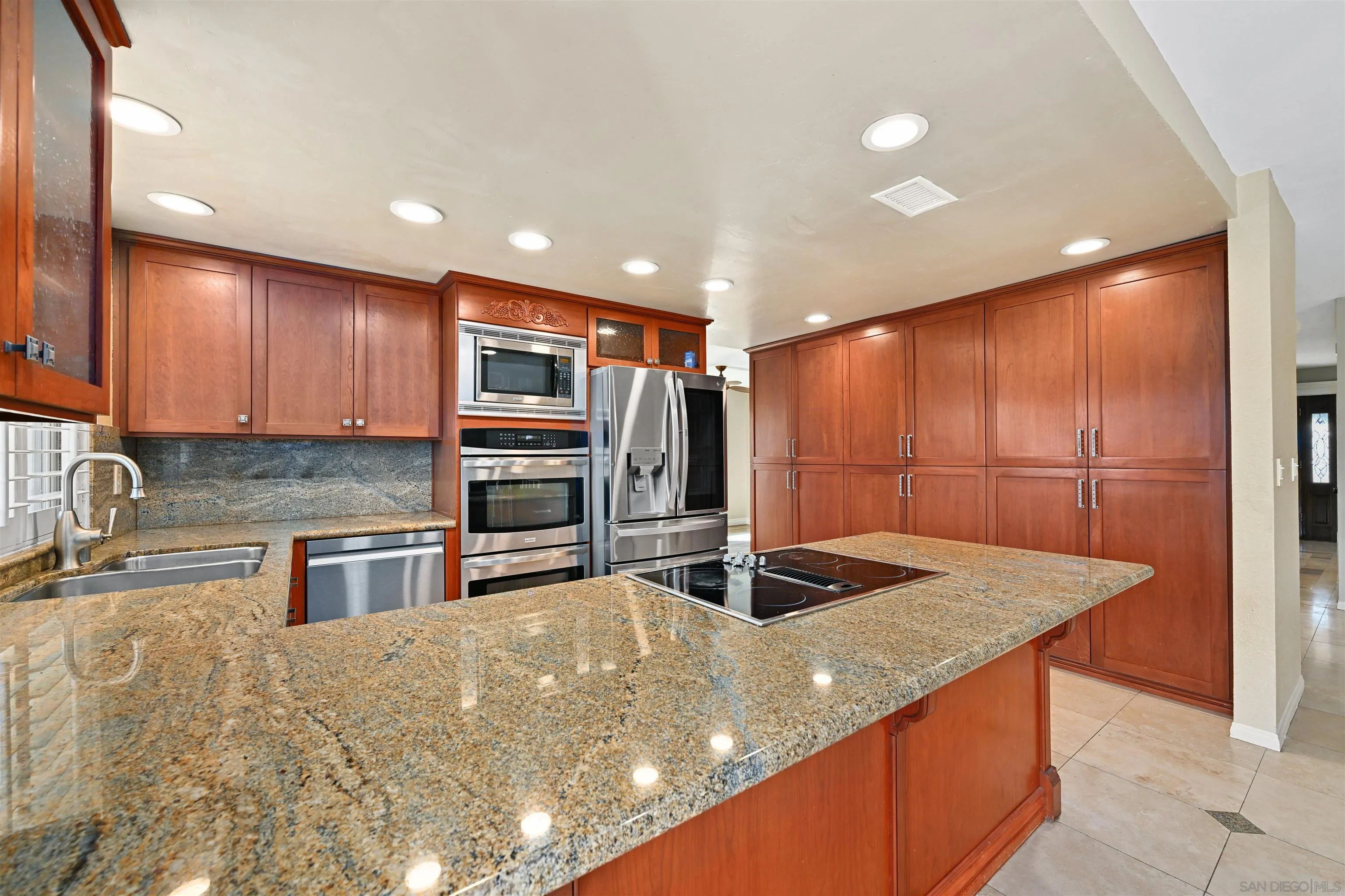 https://cdn.realtyfeed.com/cdn/127/260010558/991003238f545943b5f5ae8bf7ab0d29.webp
