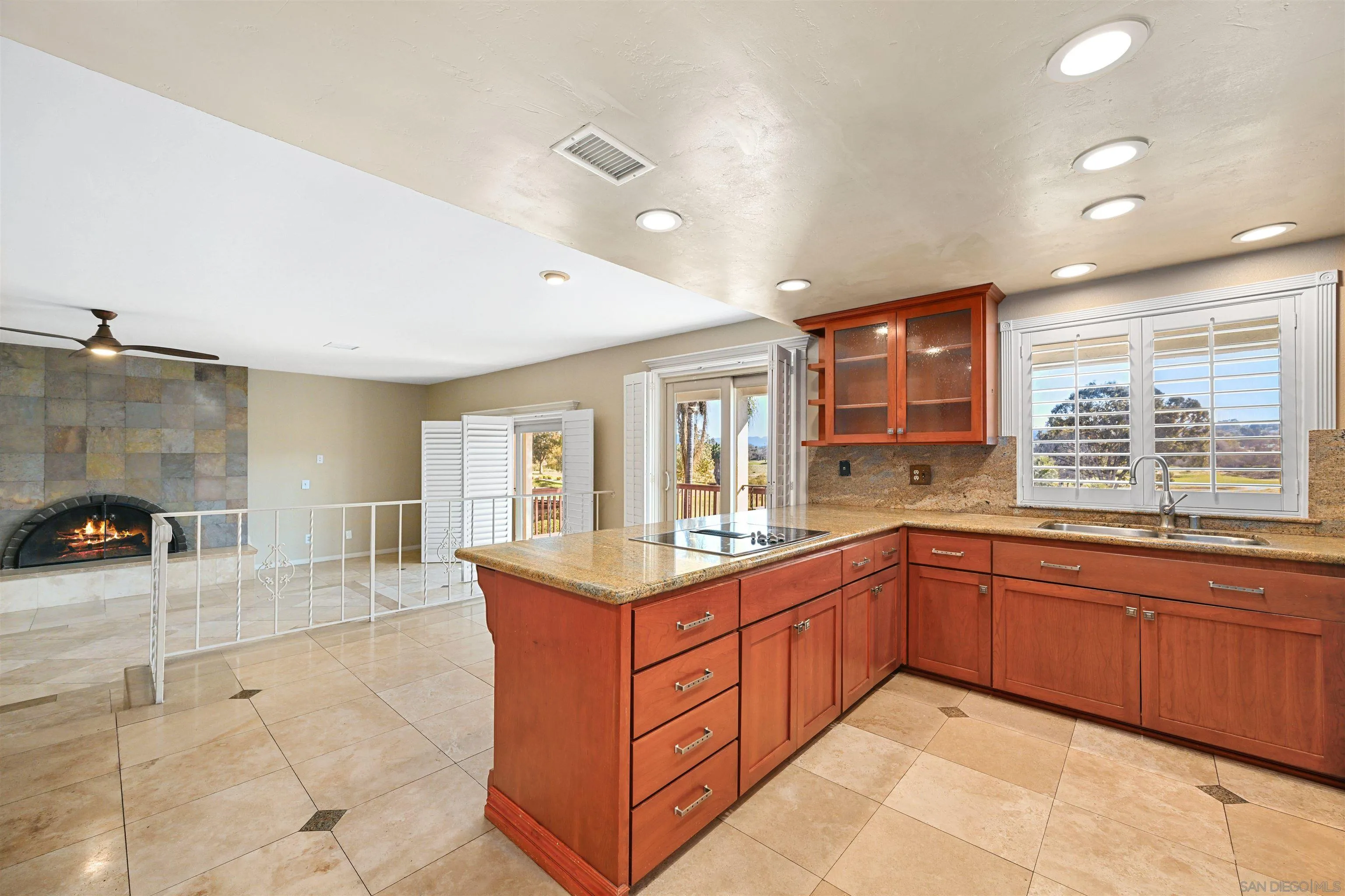 https://cdn.realtyfeed.com/cdn/127/260010558/b462436968e2f646df0833a8a3424c0a.webp