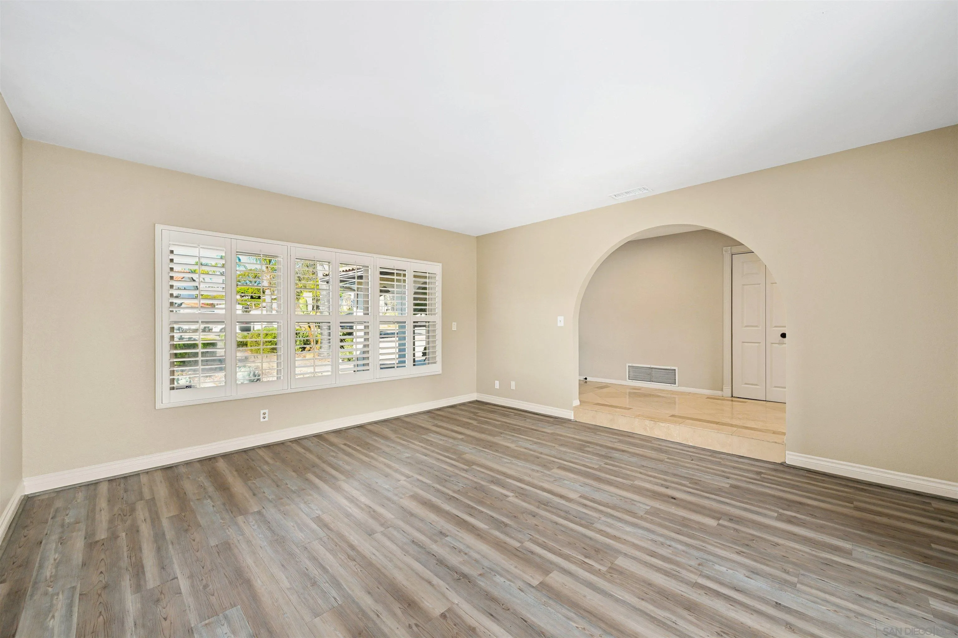 https://cdn.realtyfeed.com/cdn/127/260010558/c536b4773e2239909dbb4800cff020f7.webp