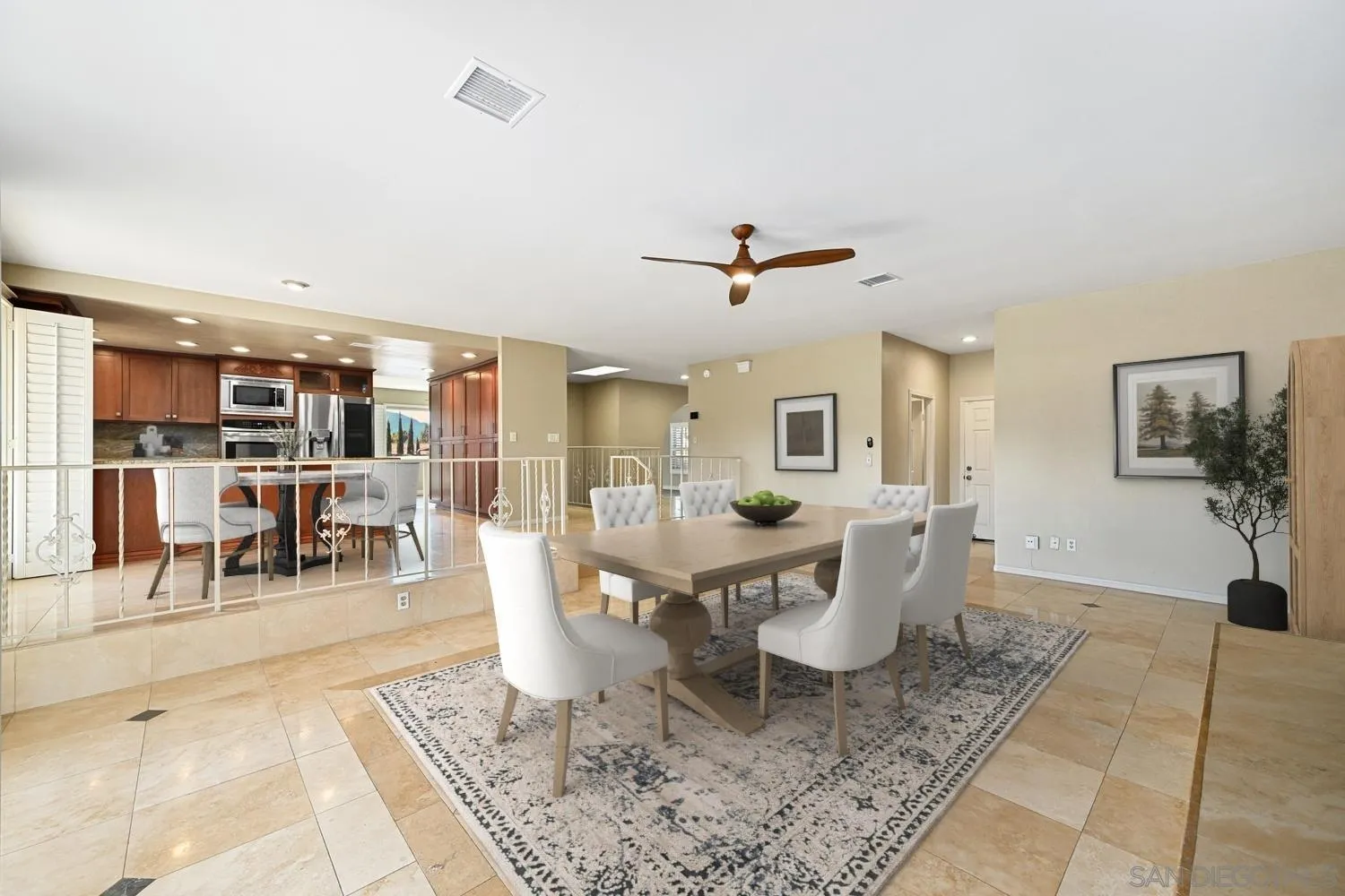 https://cdn.realtyfeed.com/cdn/127/260010558/d0e695a74bcf56e3b844a75e9e180f74.webp