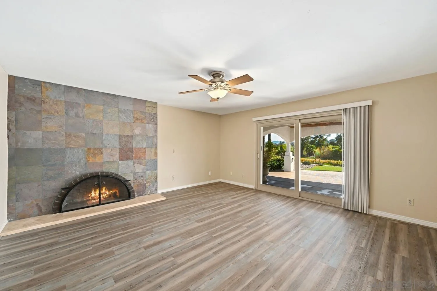 https://cdn.realtyfeed.com/cdn/127/260010558/dea76d5657b3e44832781d2c7ad25547.webp