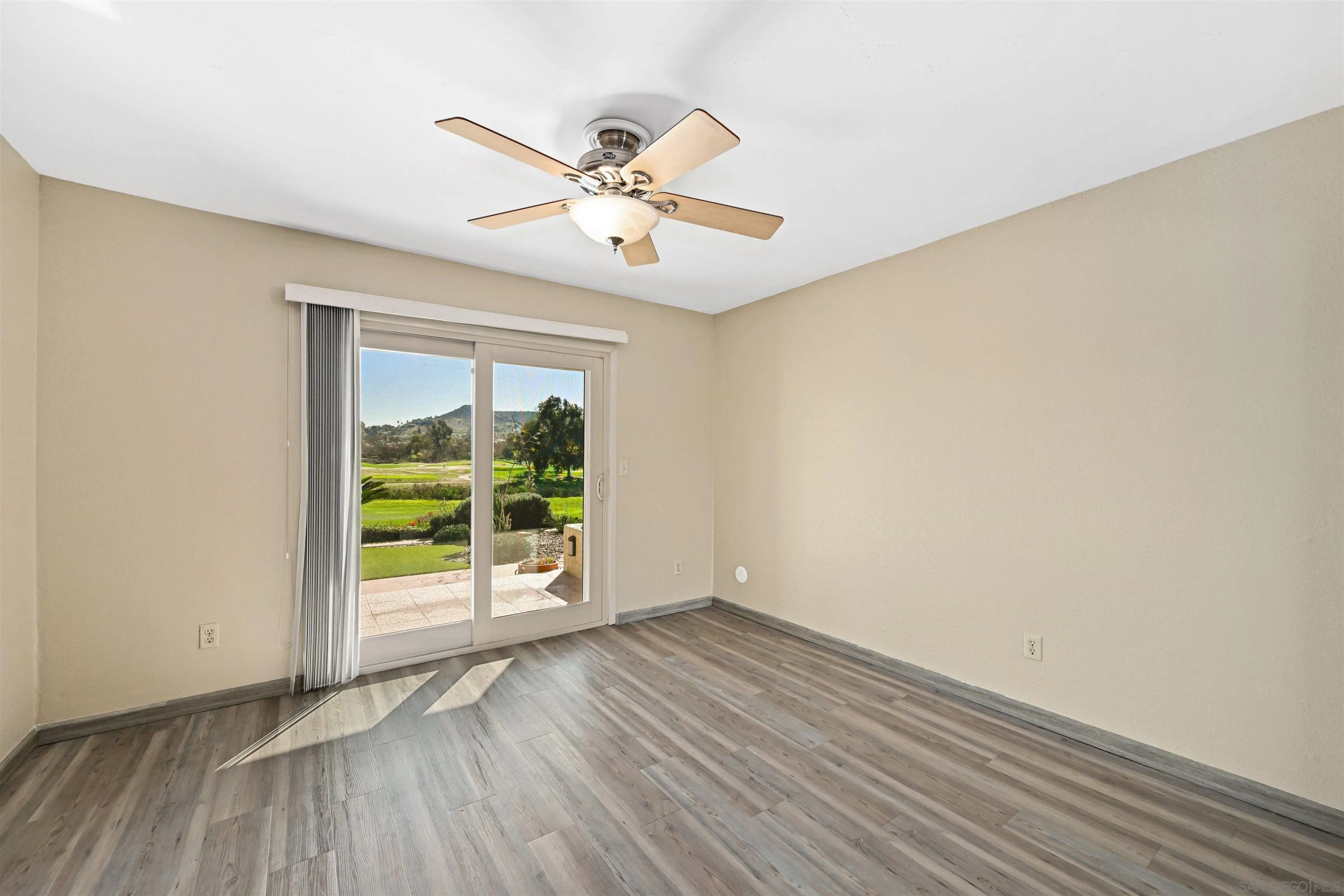https://cdn.realtyfeed.com/cdn/127/260010558/ec4fc64d4bdffa77c8b9e429d99db392.webp